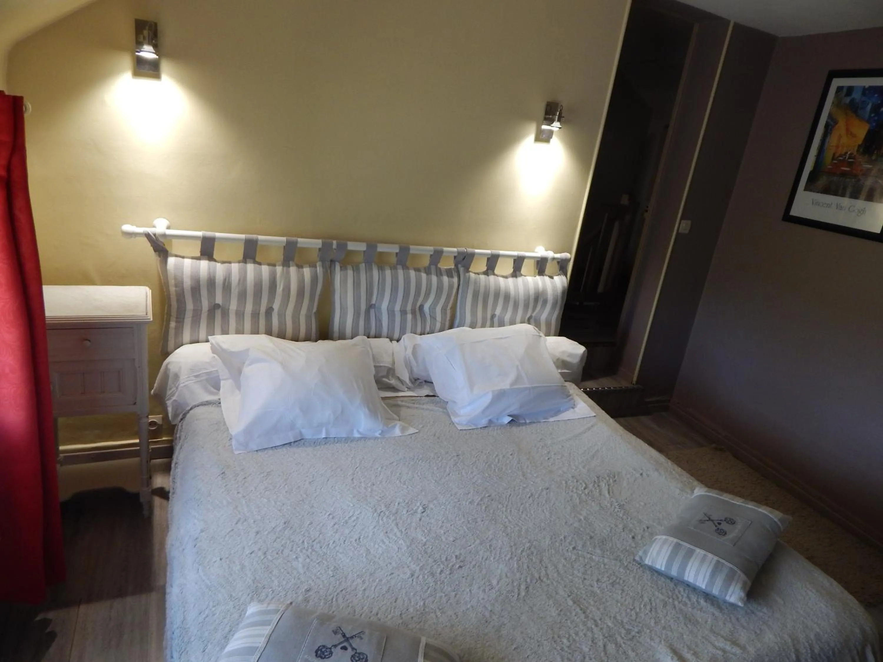 Bed in Les Coquillettes