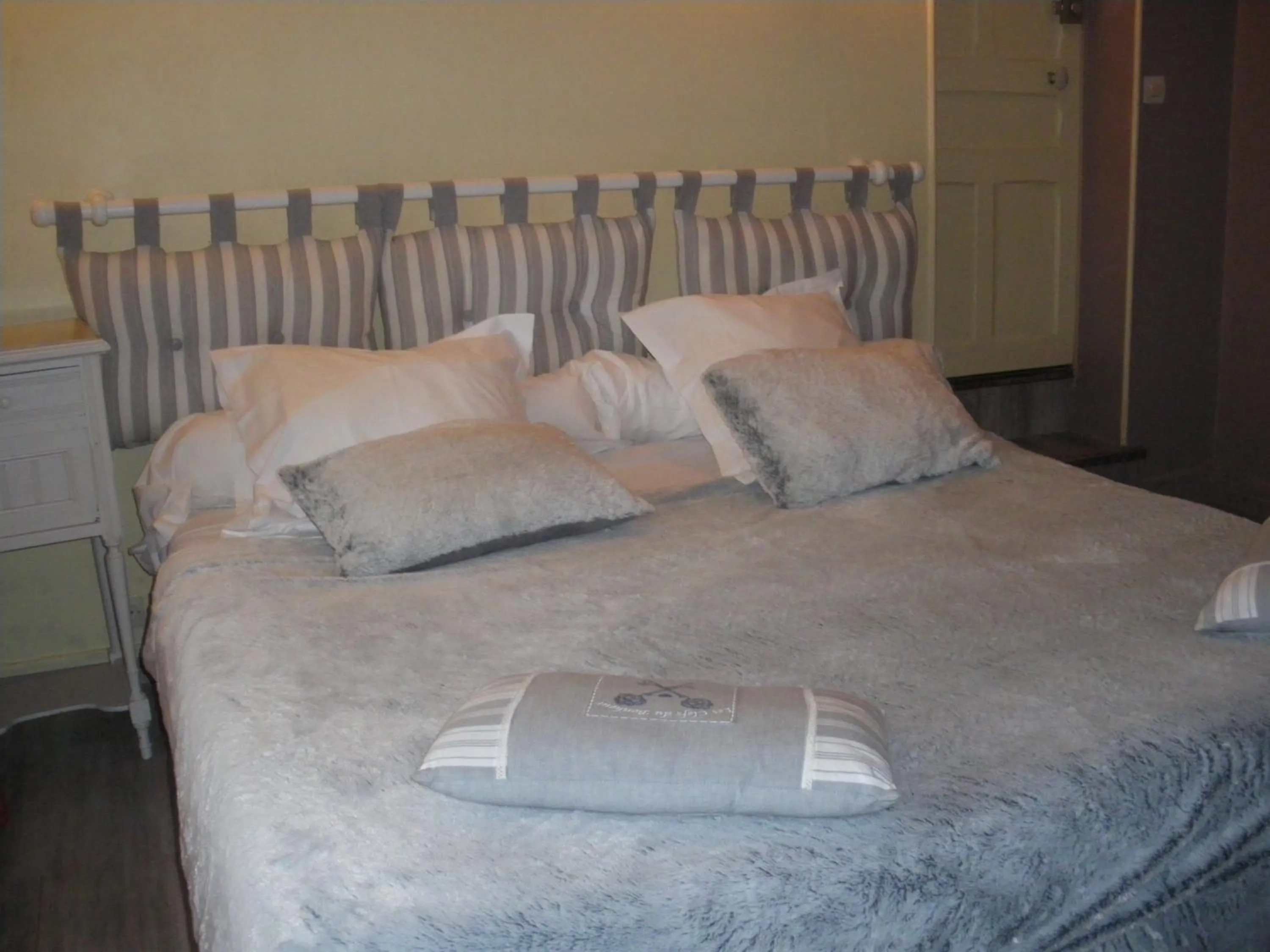 Bed in Les Coquillettes