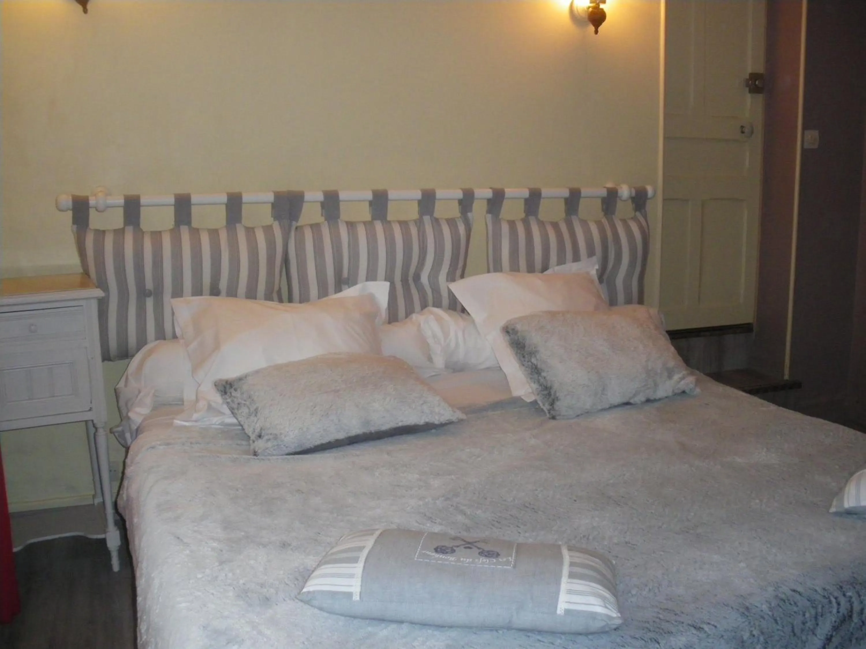 Bed in Les Coquillettes