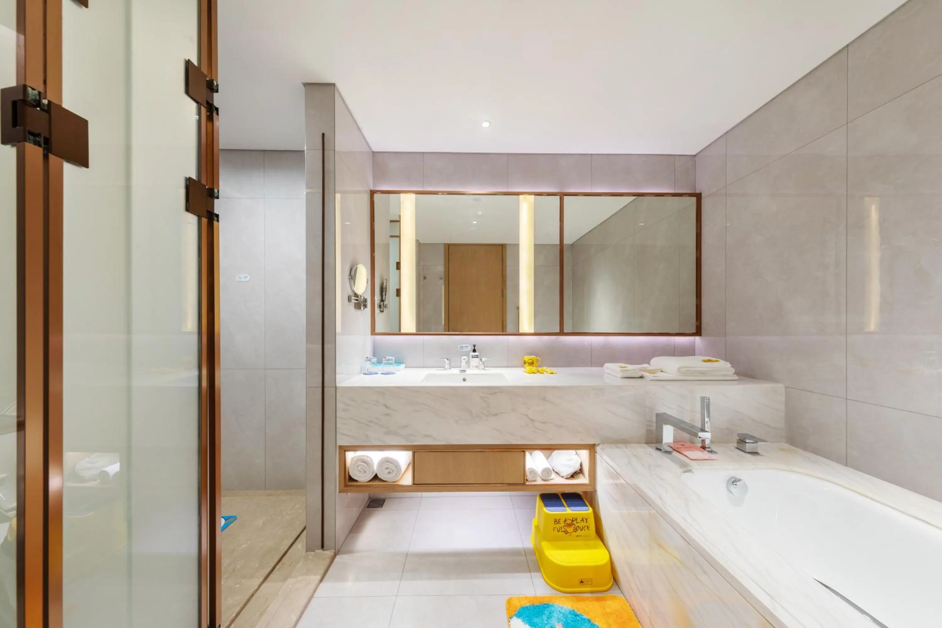 Holiday Inn Express Shenzhen Haiyuan City by IHG