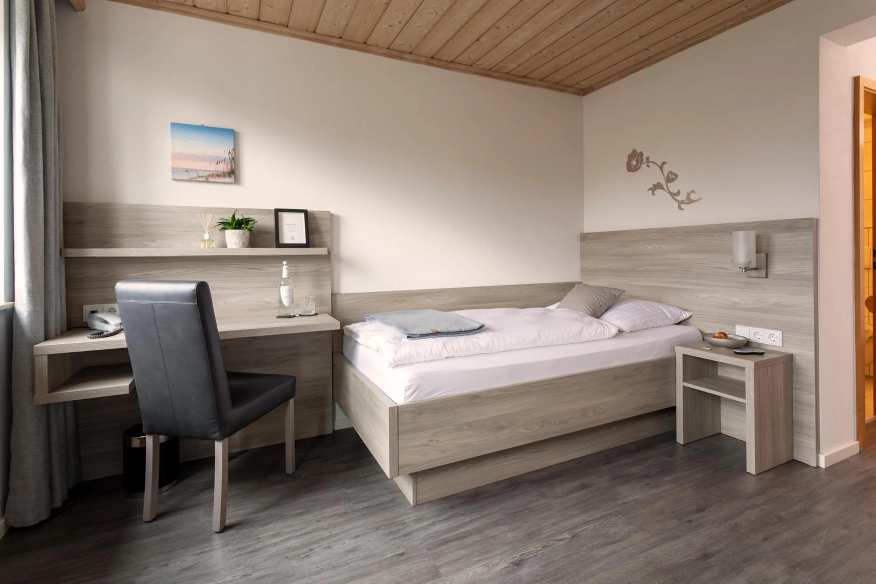 Bedroom, Bed in Hotel am Ludwigskanal