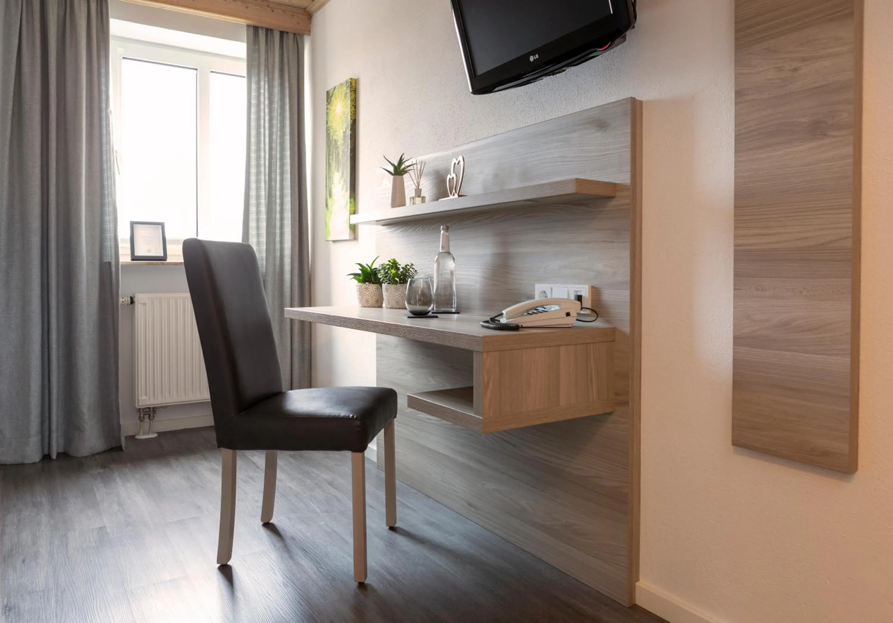 Bedroom in Hotel am Ludwigskanal