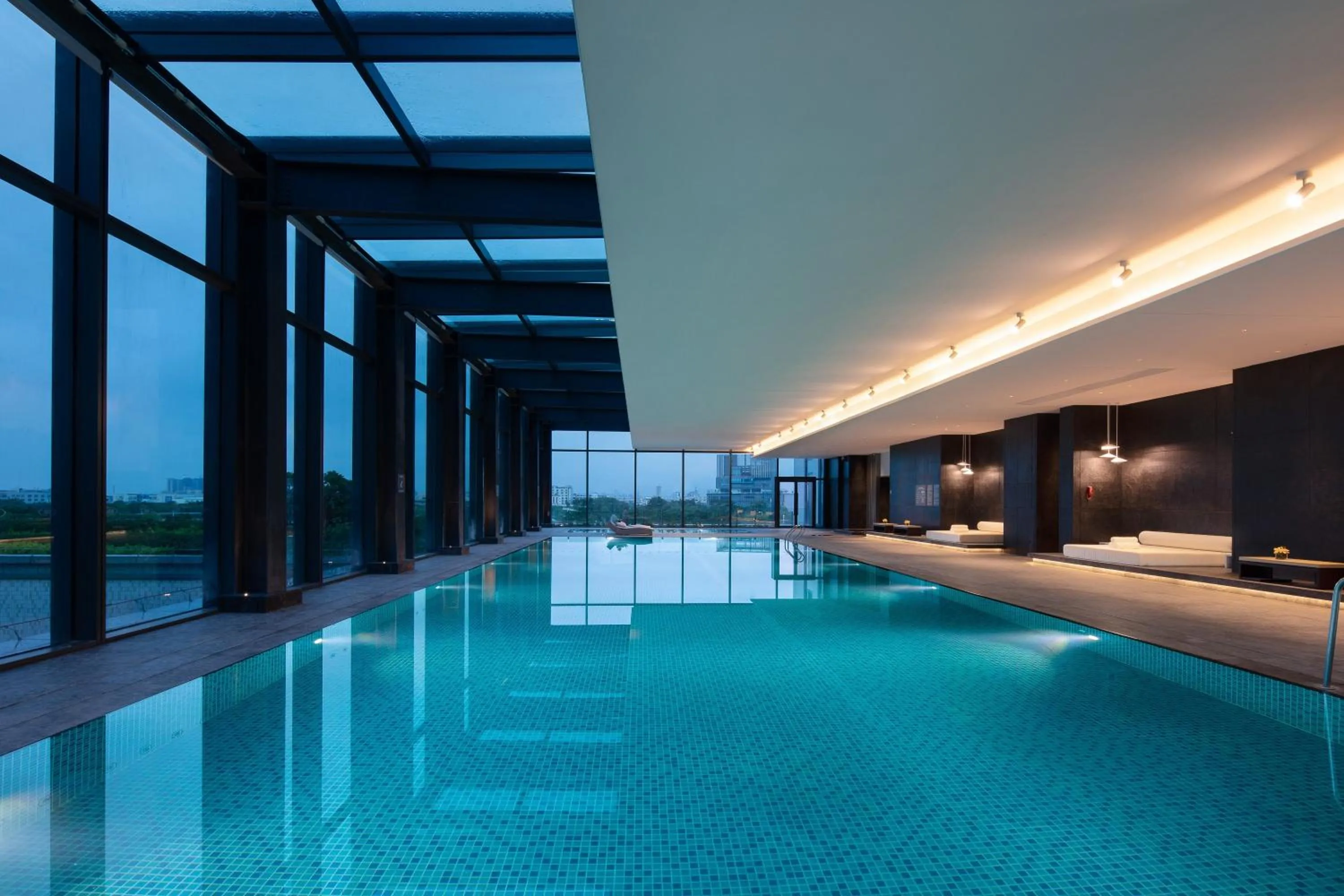 Swimming pool in Crowne Plaza Foshan Nanhai-an IHG Hotel