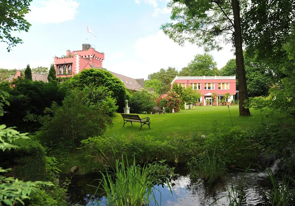 Property building in The Lakeside - Burghotel zu Strausberg