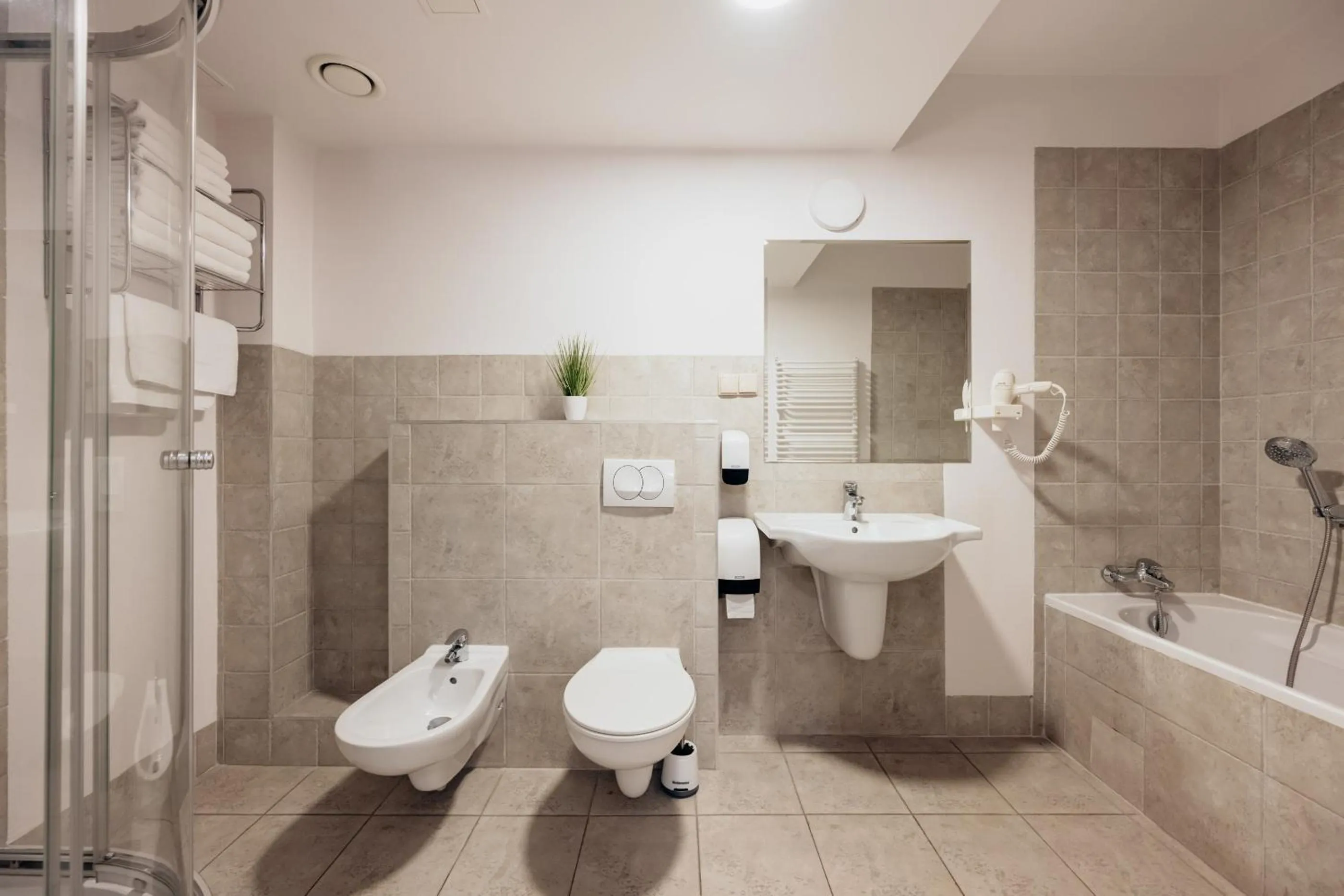 HOTEL CICHA WODA NIEPORĘT