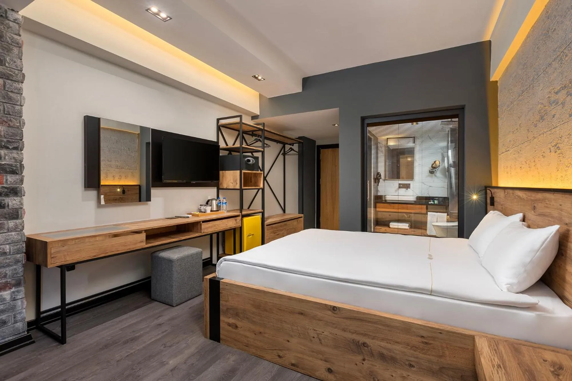 Communal lounge/ TV room in Afflon Hotels Loft City