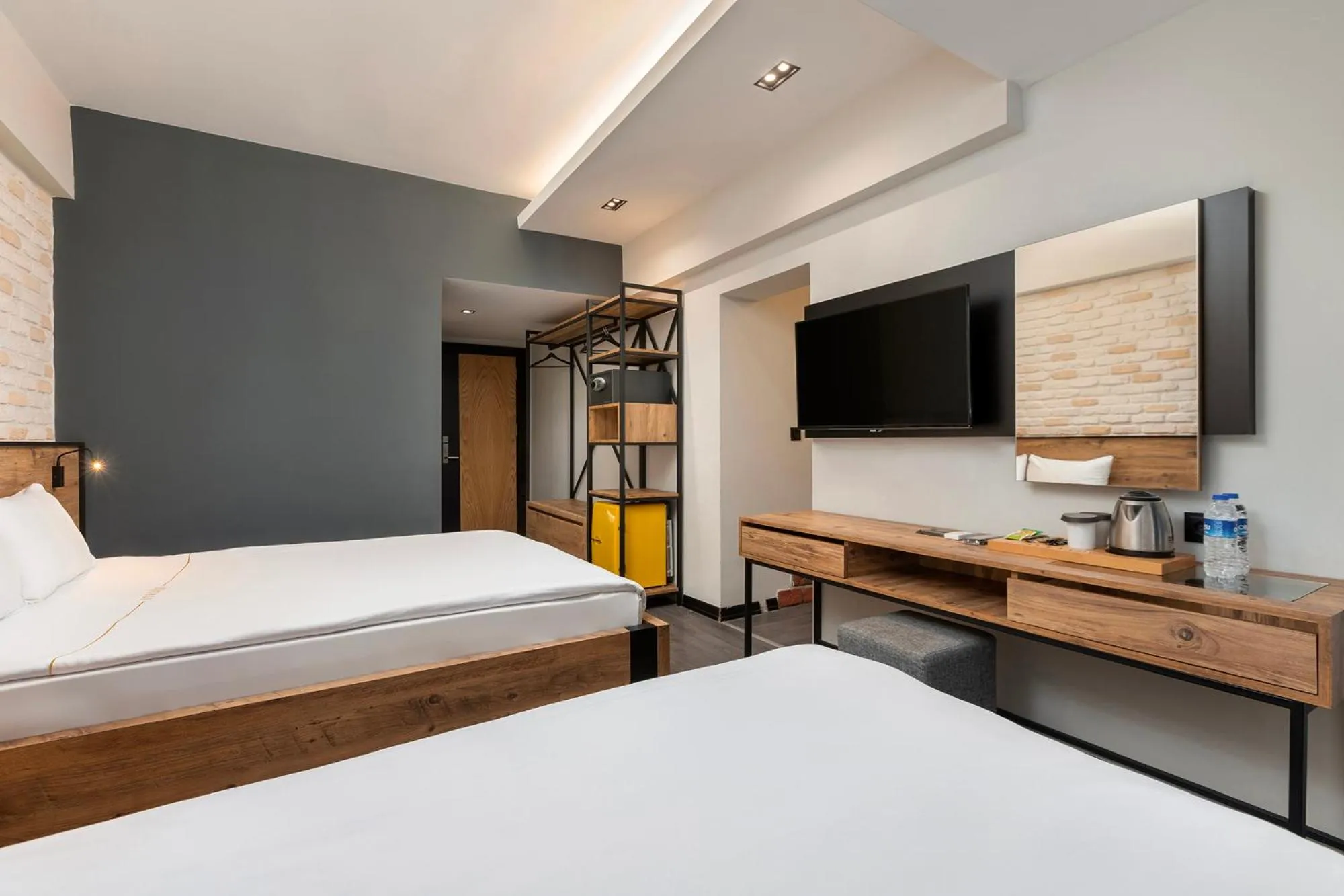 Communal lounge/ TV room in Afflon Hotels Loft City