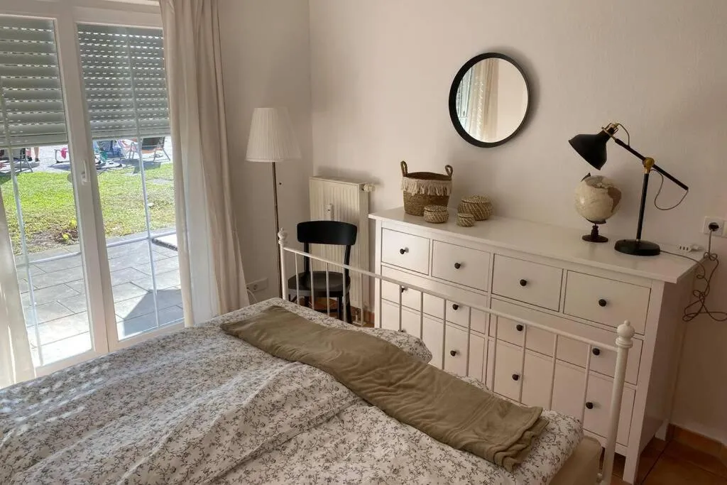 Das Schneckenhaus - Ferienwohnung mit Pool & Seeblick