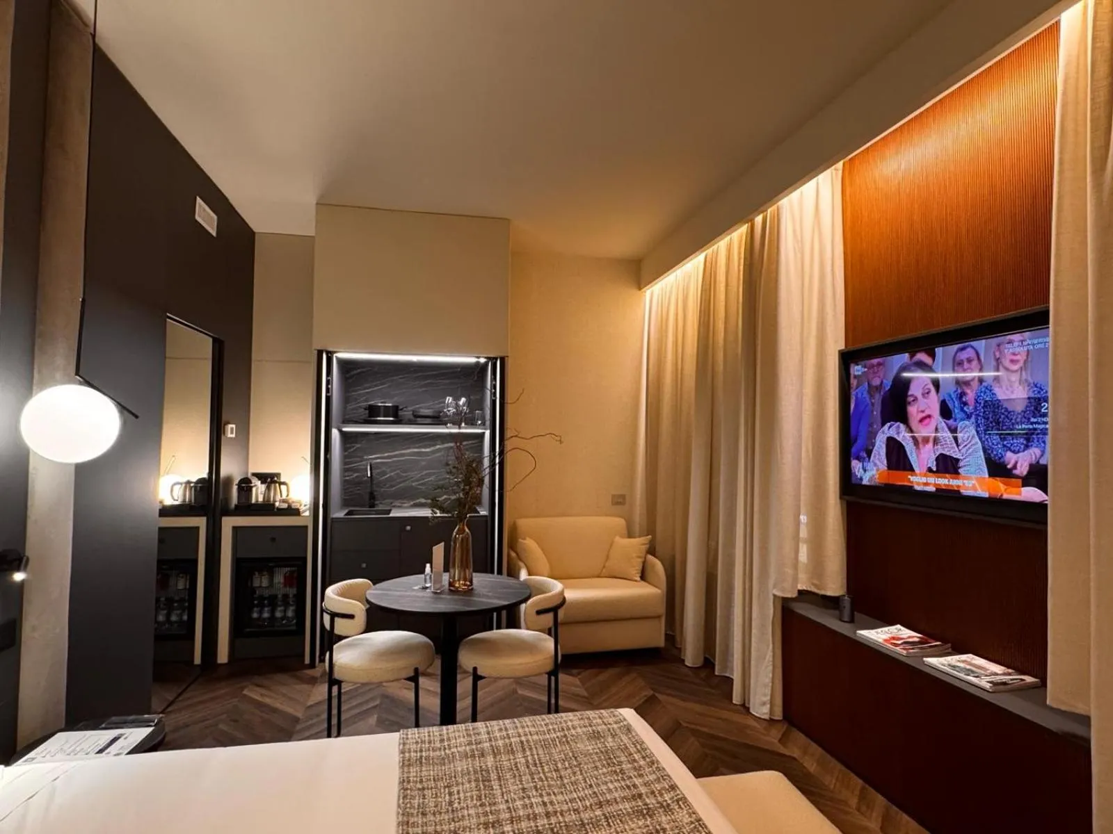 Living room, Bed in LUMERA STAY - Solferino