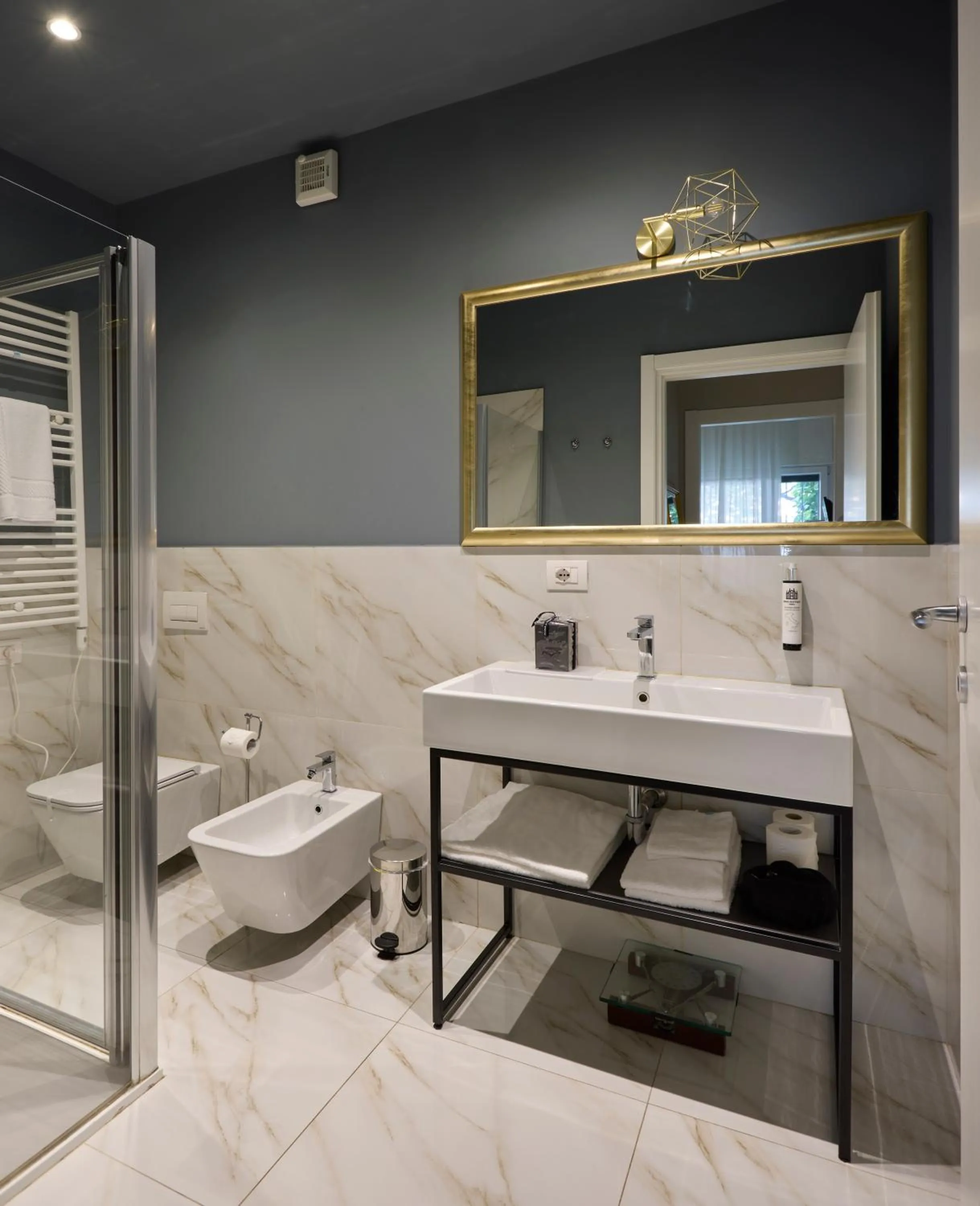 Shower in LUMERA STAY - Solferino