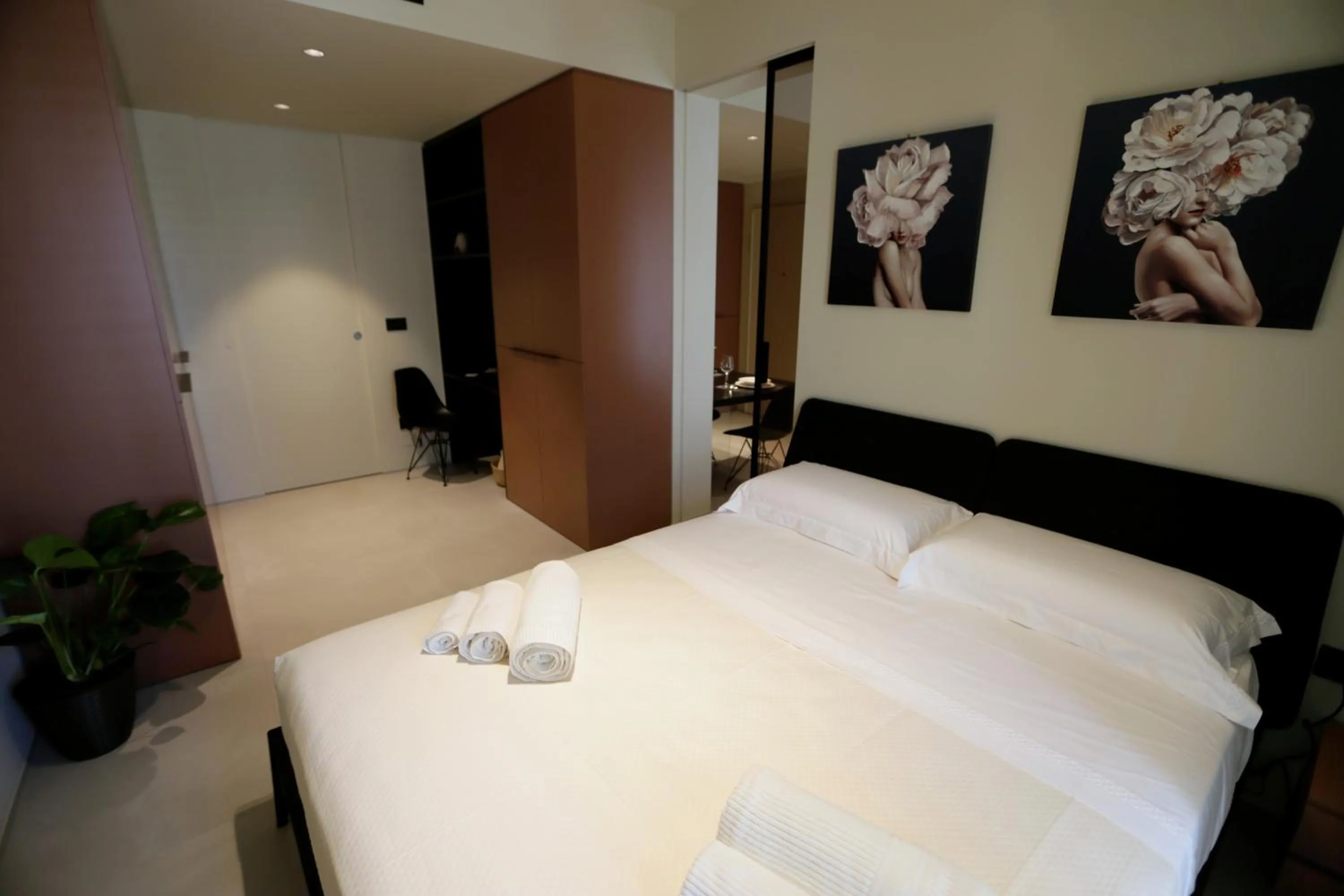 Bed in SETTANNI Sea Suites