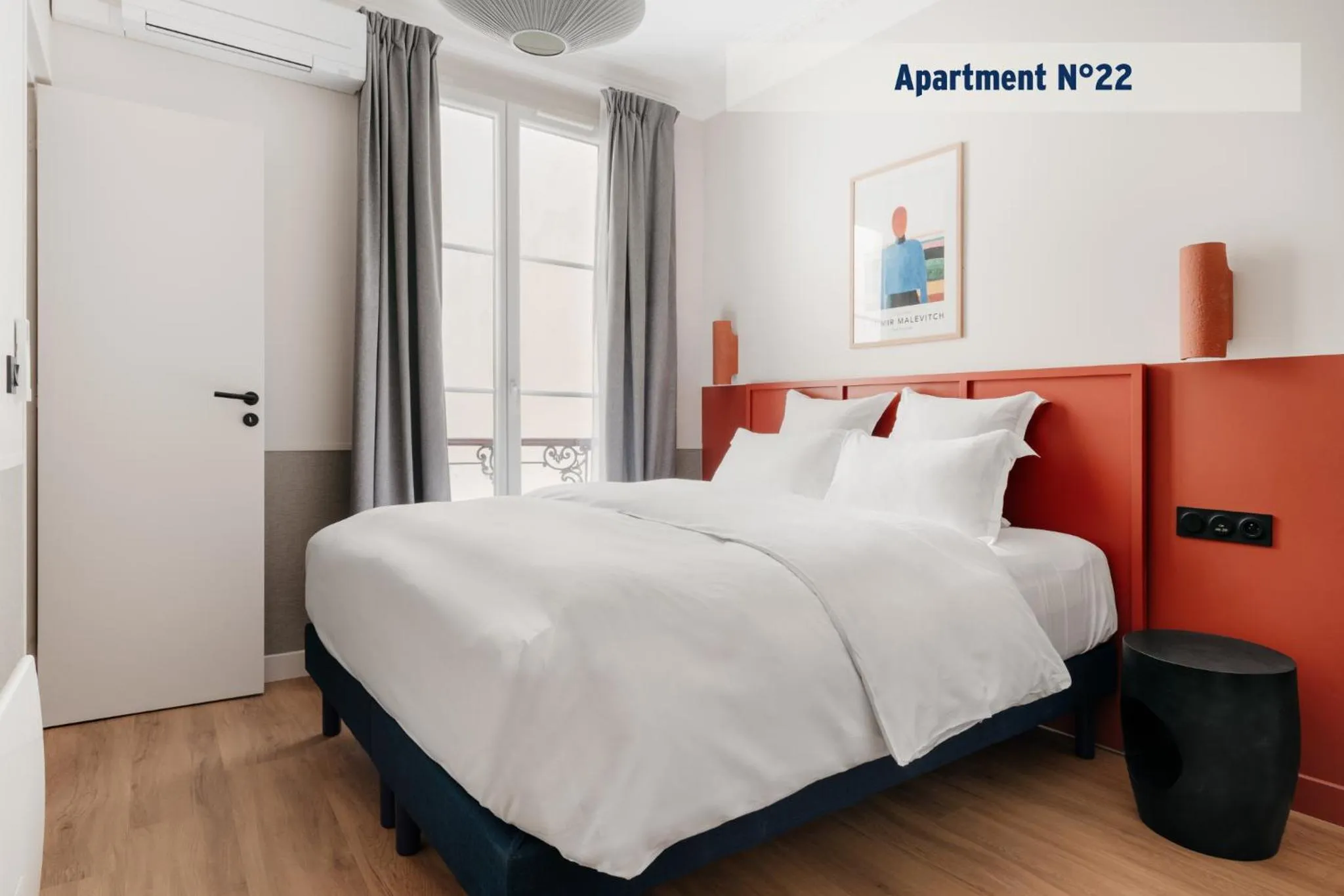 Bed in Edgar Suites Saint-Lazare - Amsterdam