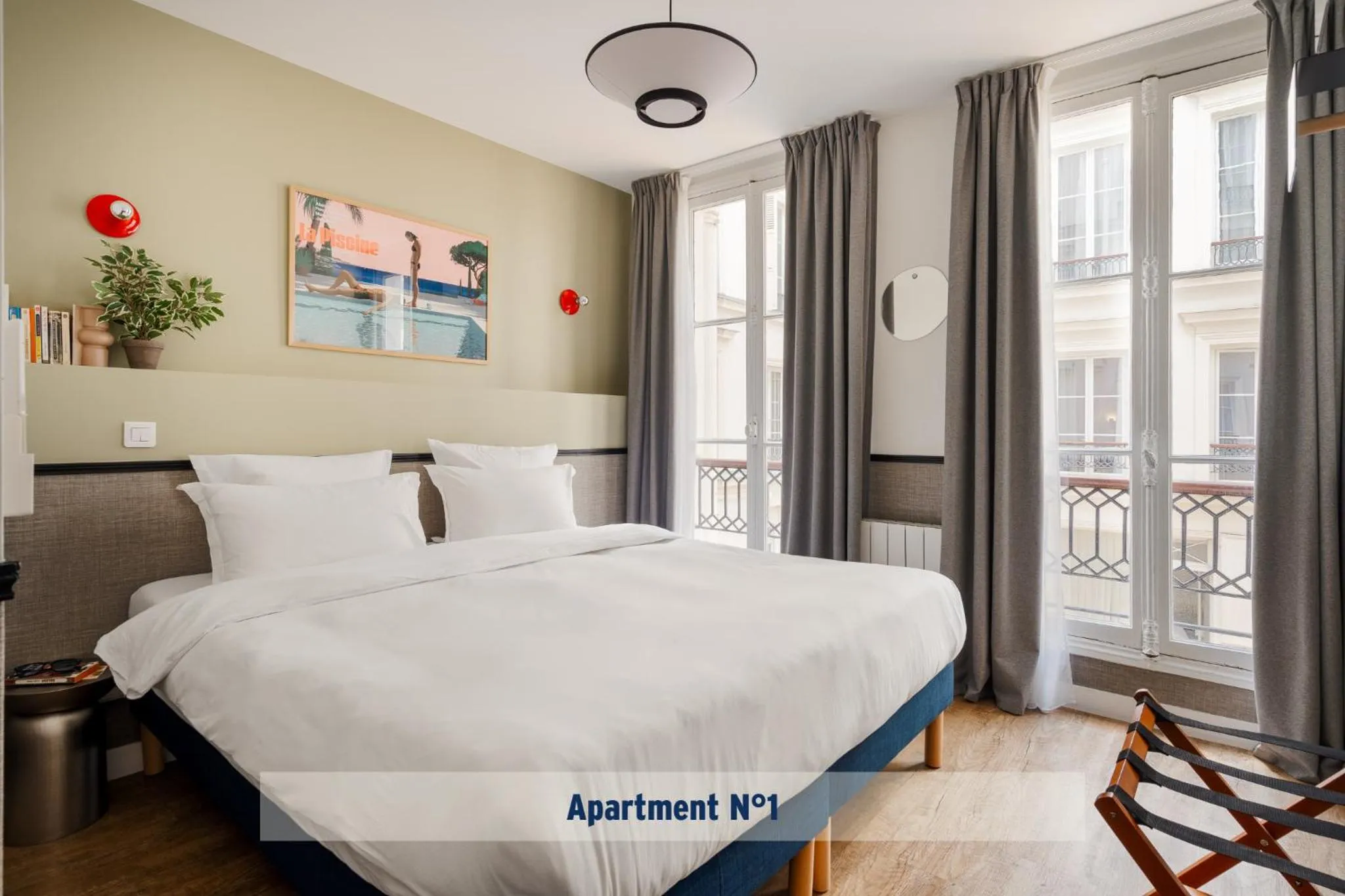 Bed in Edgar Suites Saint-Lazare - Amsterdam