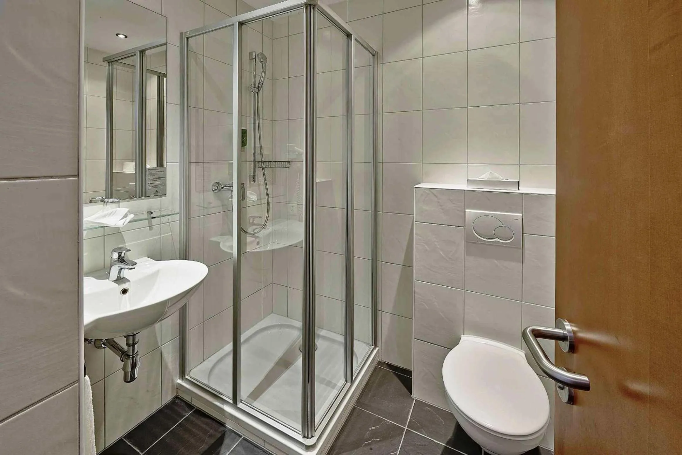 Shower in Hotel Arte Spreitenbach