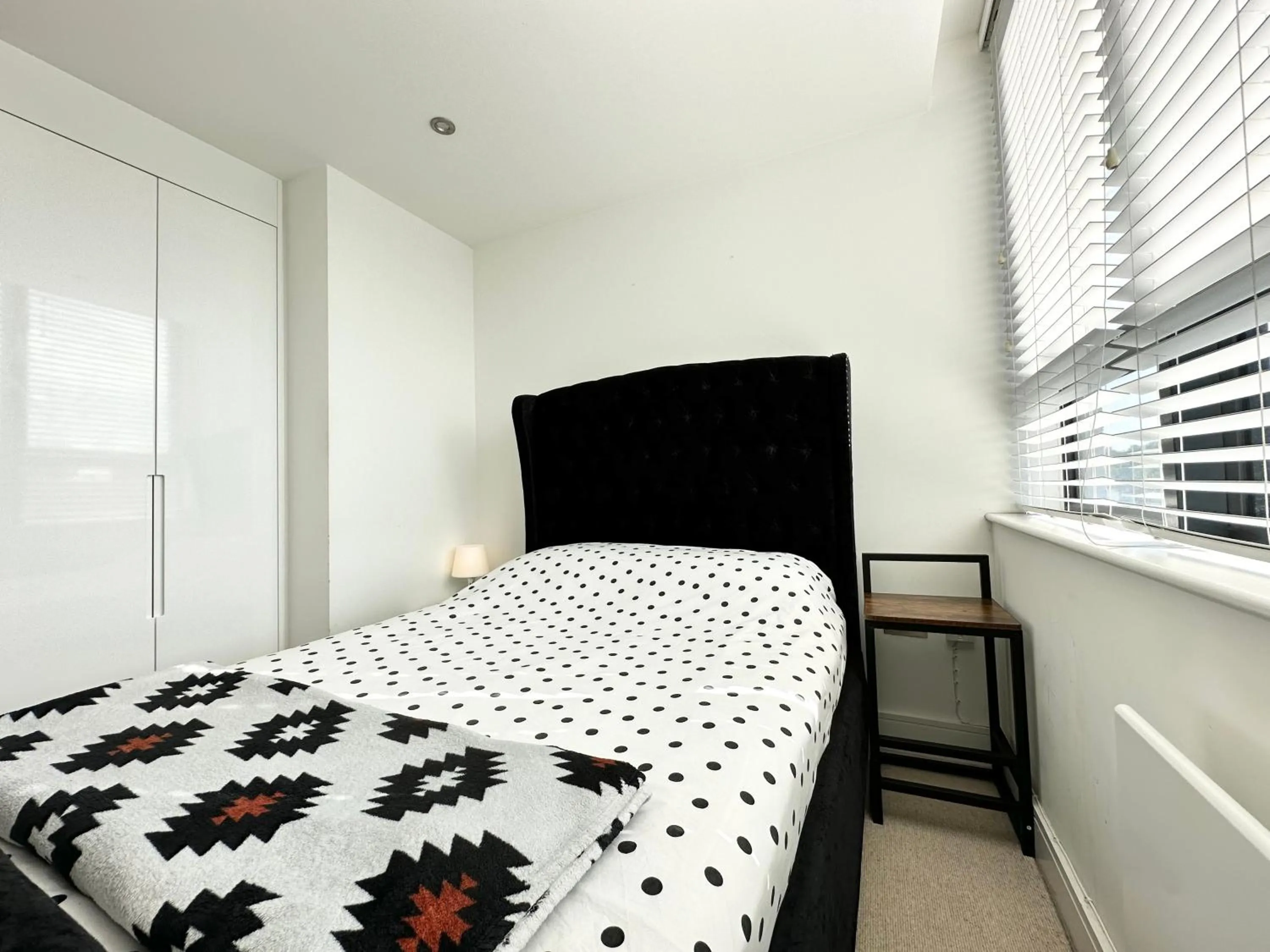 Bedroom, Bed in Comfort Stay Apartment in the heart of Haywards Heath