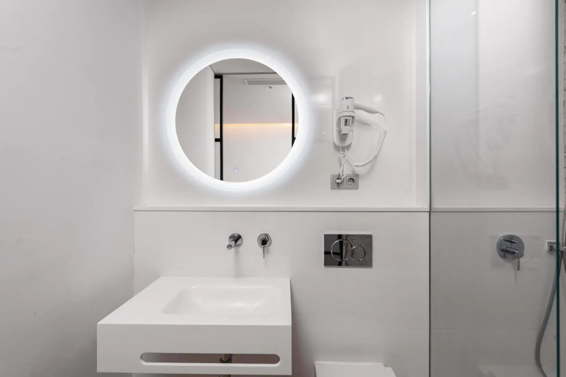 Double or Twin Room in VIL5 by Be Alicante Double or Twin Room in VIL5 by Be Alicante