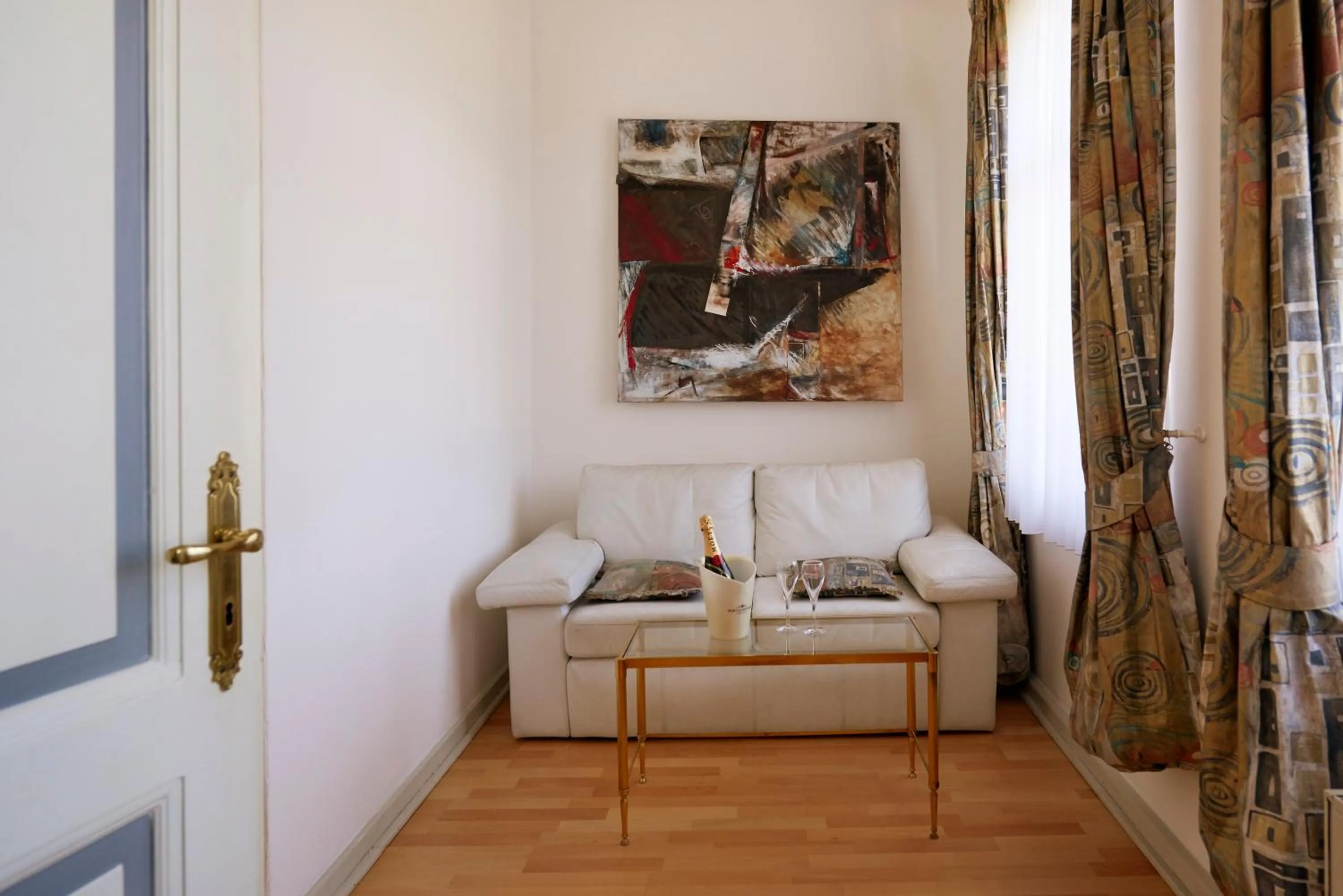 Living room, Bed in Design-Hotel Zur Abtei