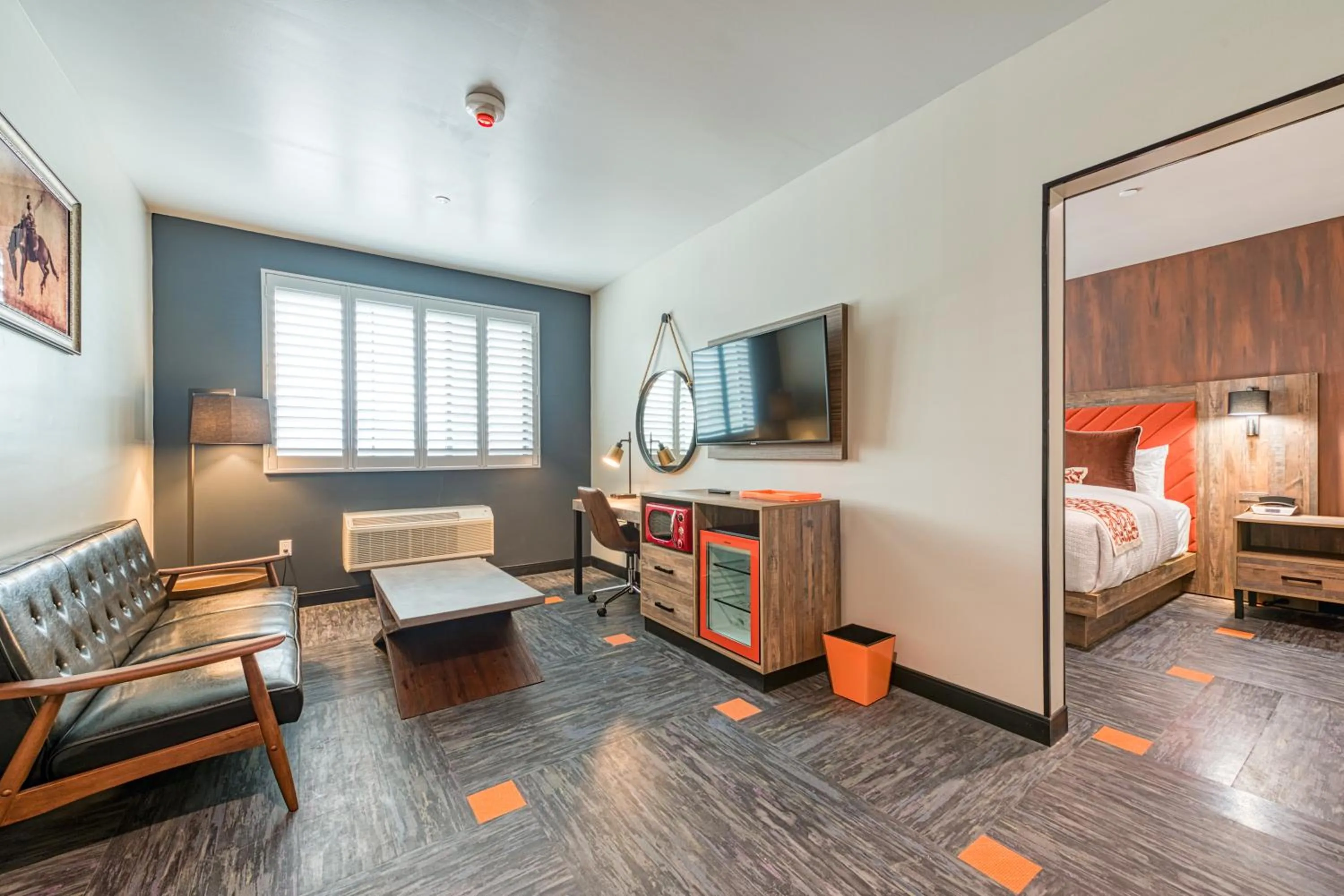 Bed in Hotel Lexen Newhall & Santa Clarita - Near Six Flags Magic Mountain