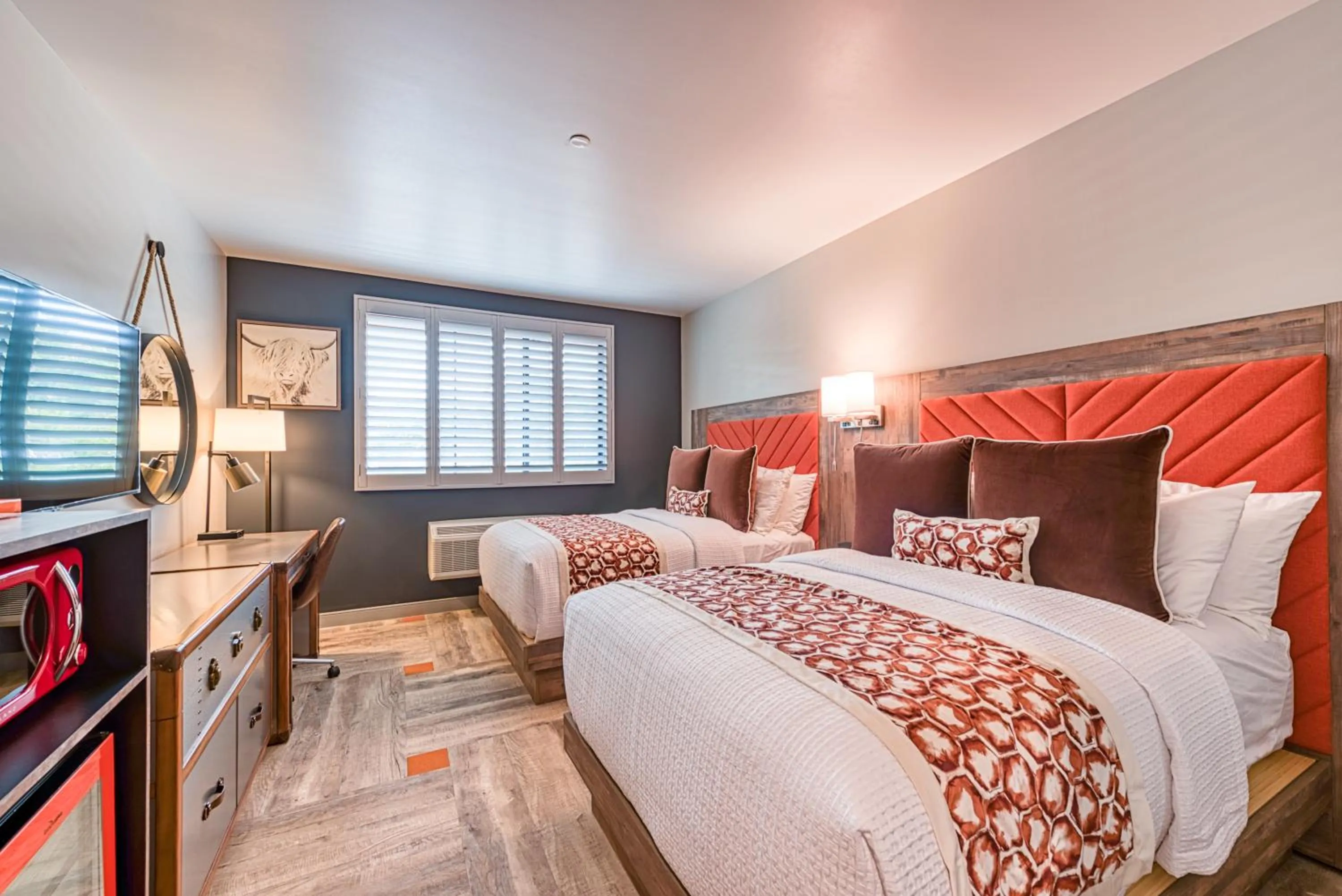 Bed in Hotel Lexen Newhall & Santa Clarita - Near Six Flags Magic Mountain