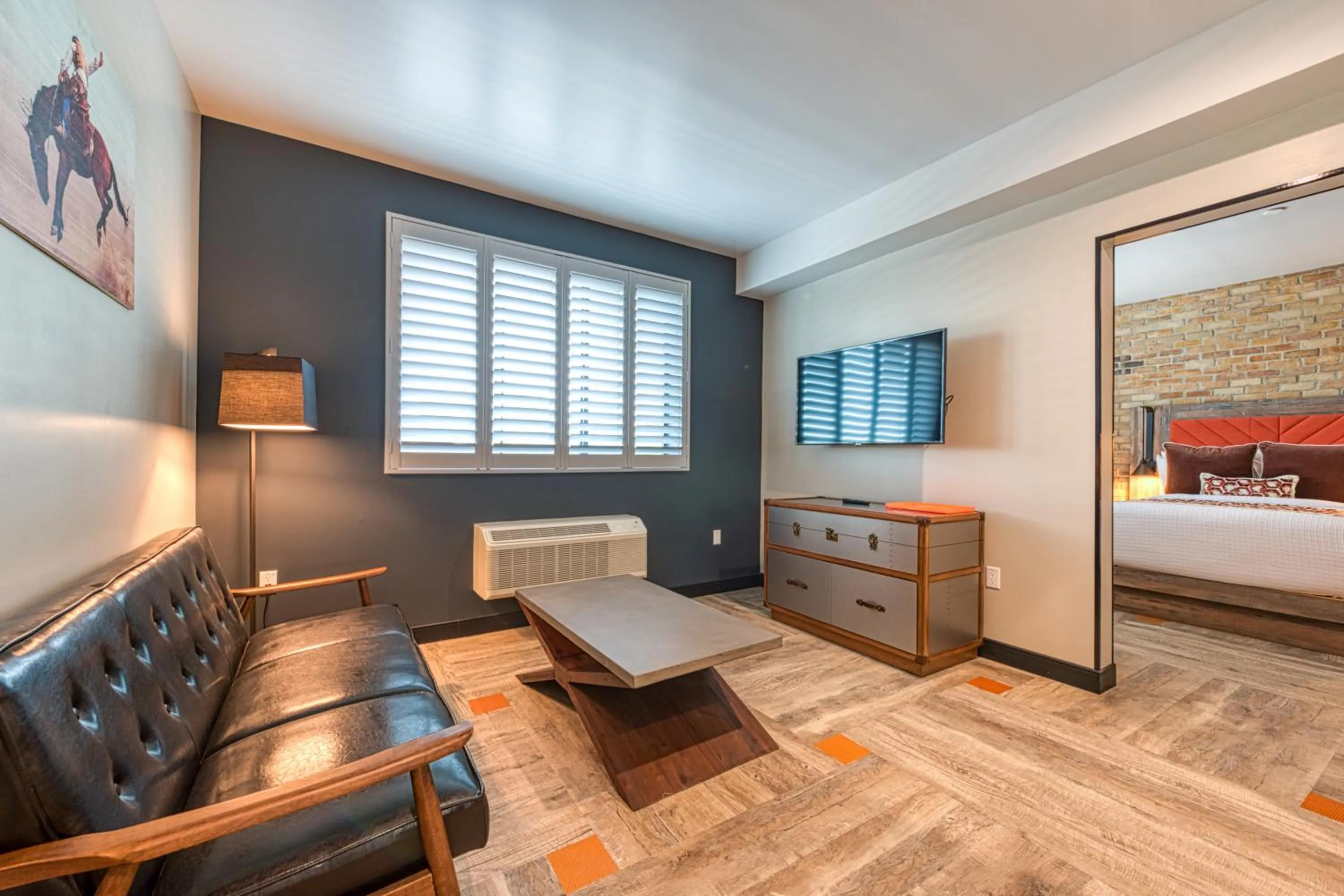 Bed in Hotel Lexen Newhall & Santa Clarita - Near Six Flags Magic Mountain