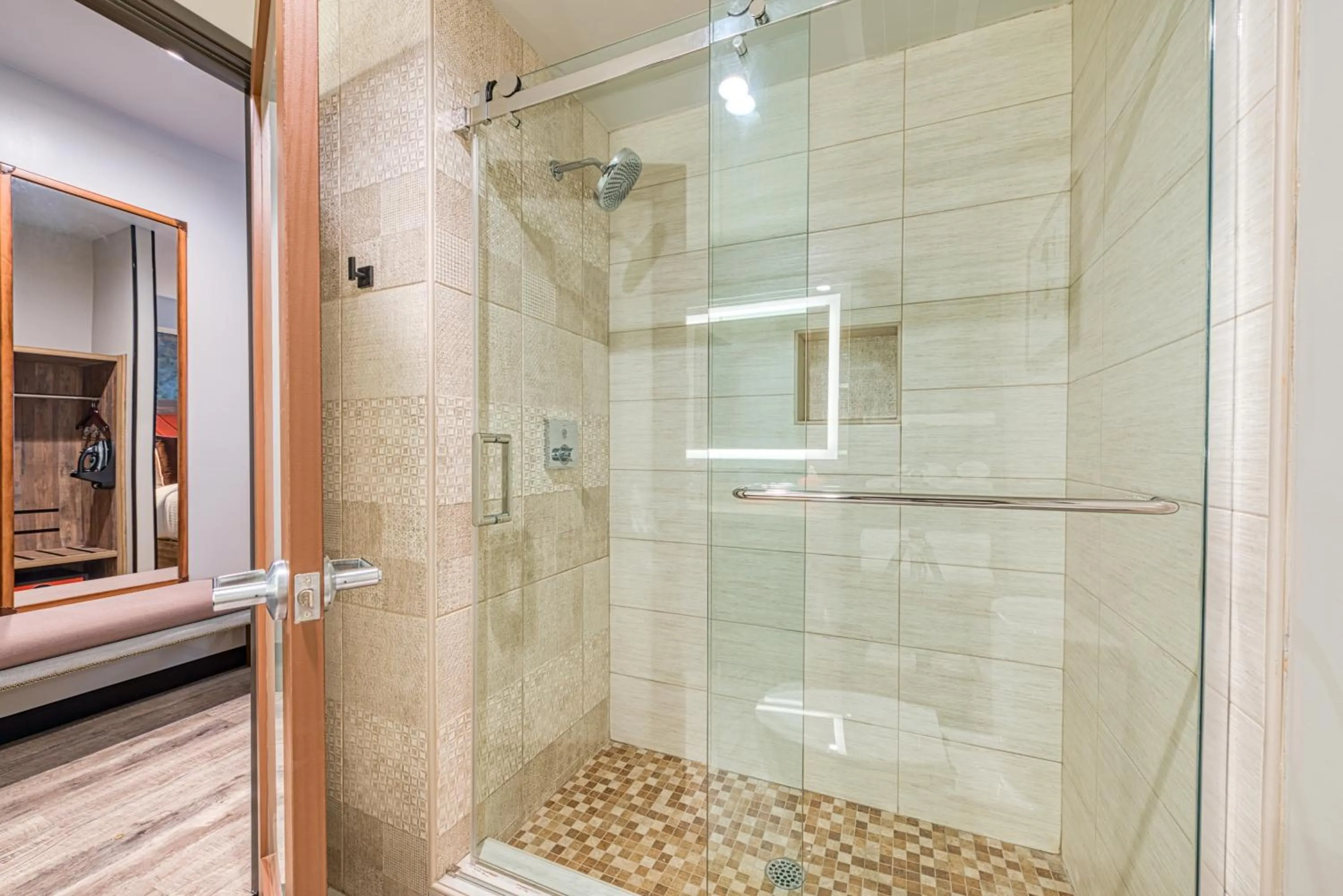 Hotel Lexen Newhall & Santa Clarita - Near Six Flags Magic Mountain