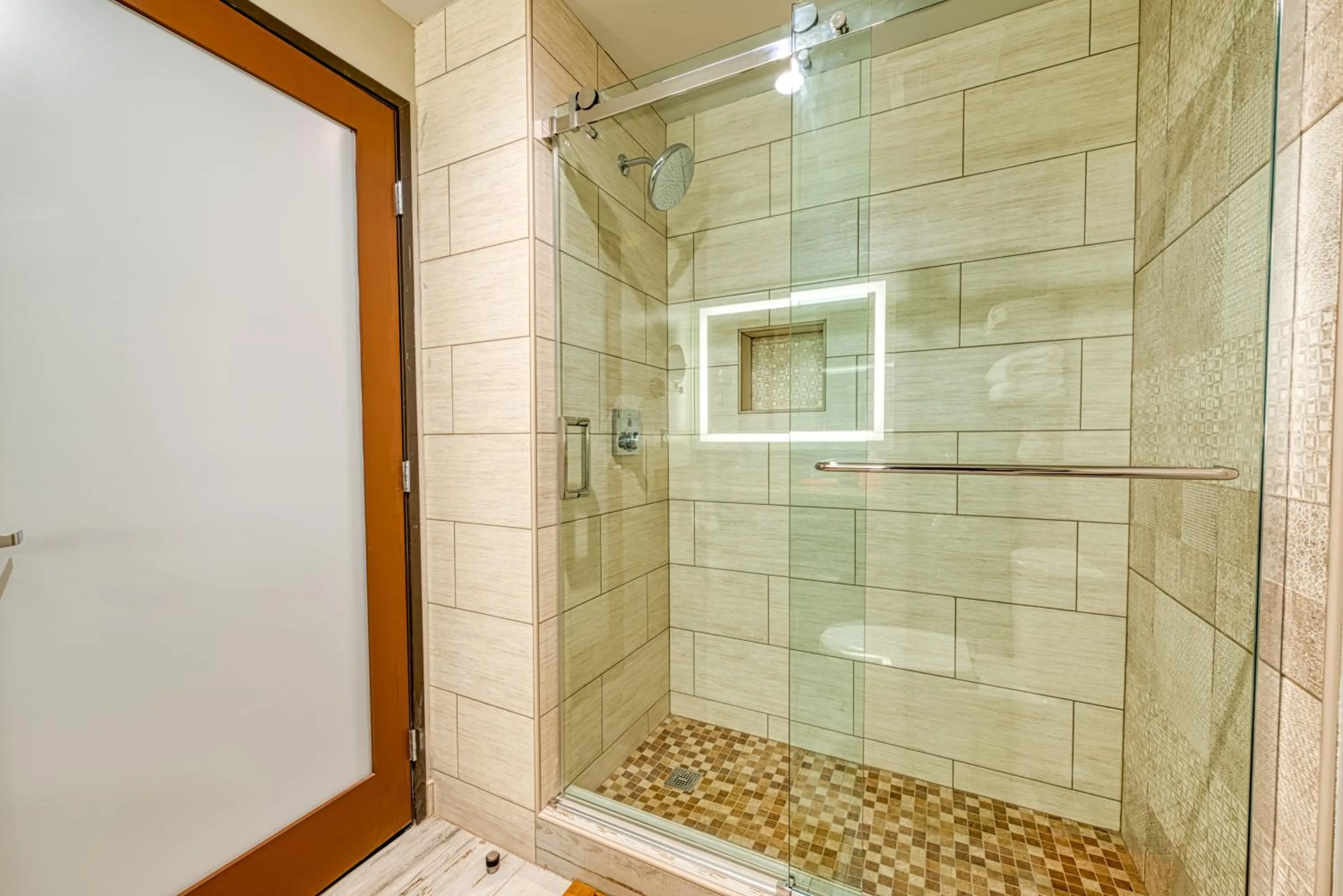 Hotel Lexen Newhall & Santa Clarita - Near Six Flags Magic Mountain