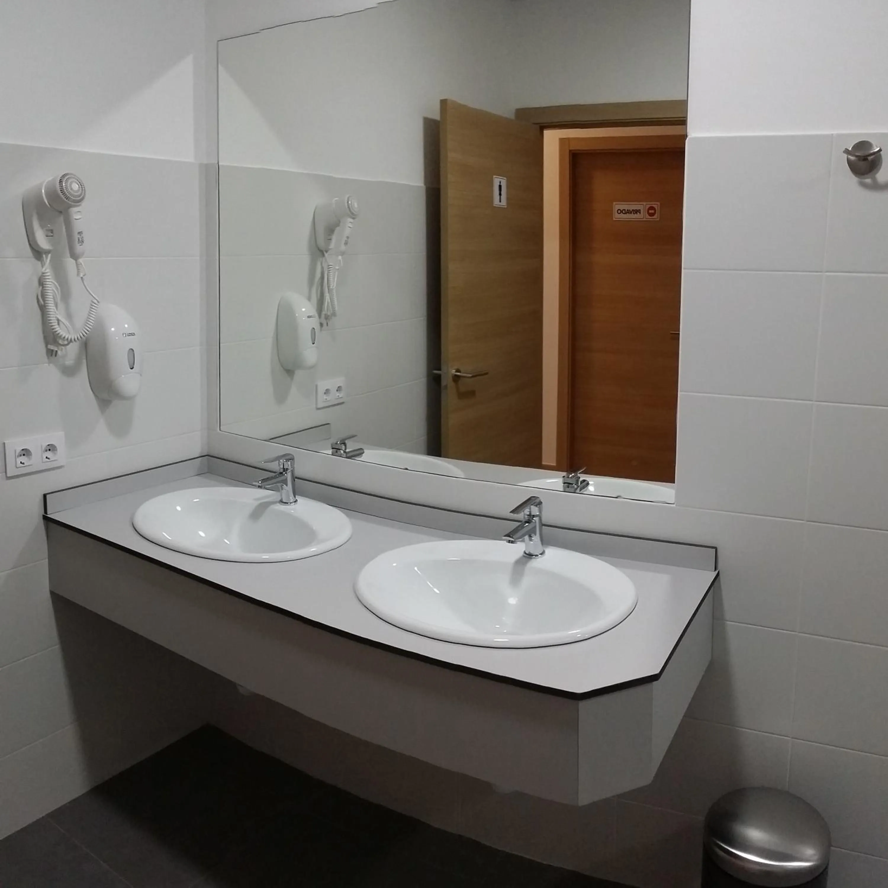 Albergue & Rooms Murgadán