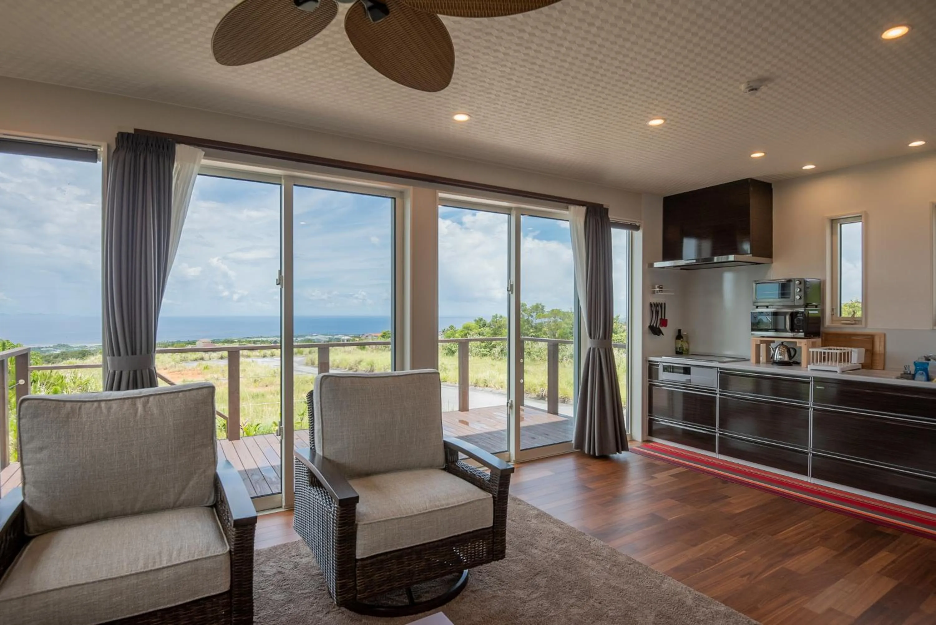 Kitchen or kitchenette in MAKAI green