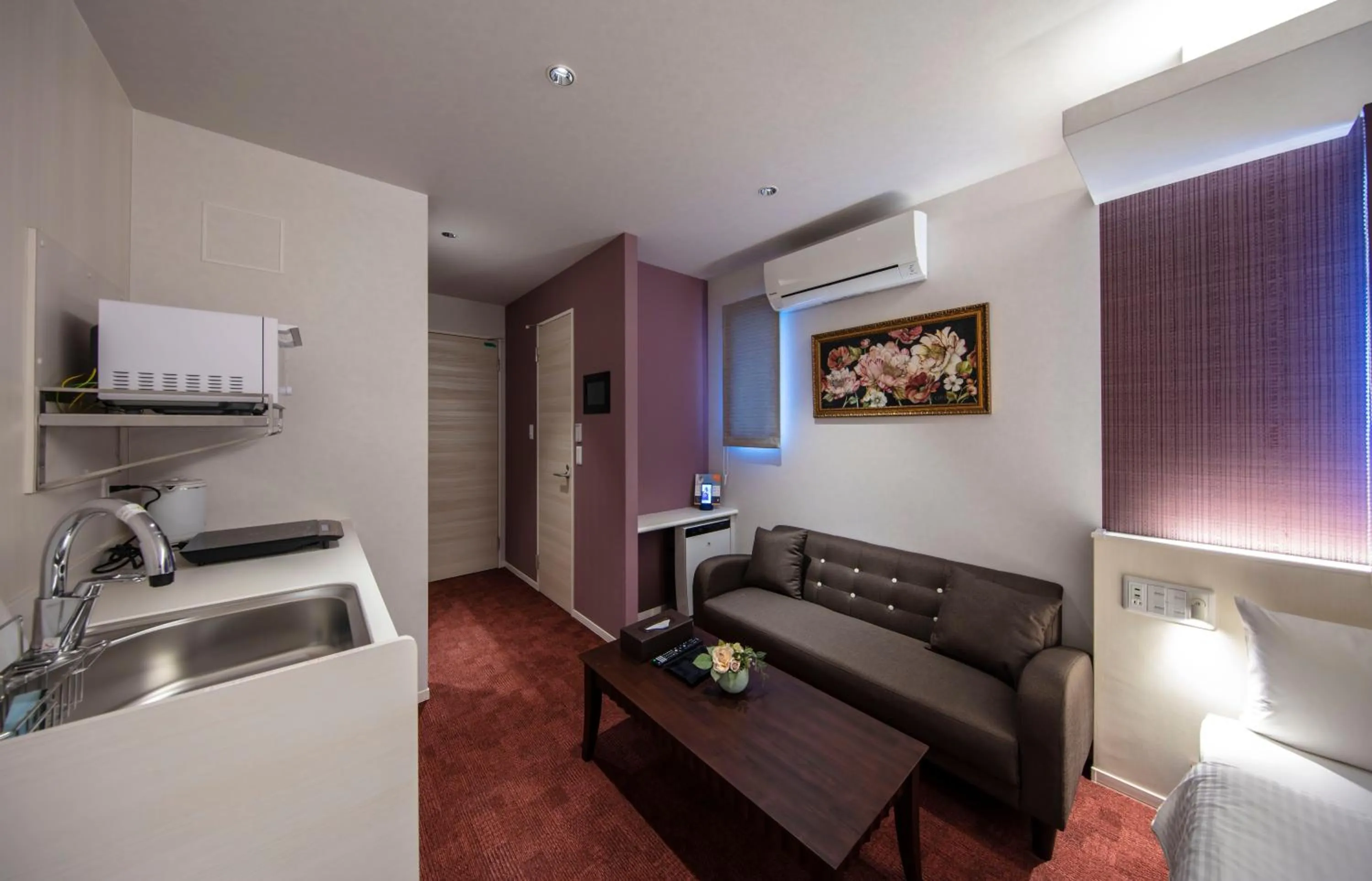 Photo of the whole room in GRAND BASE Okayama Ekimae