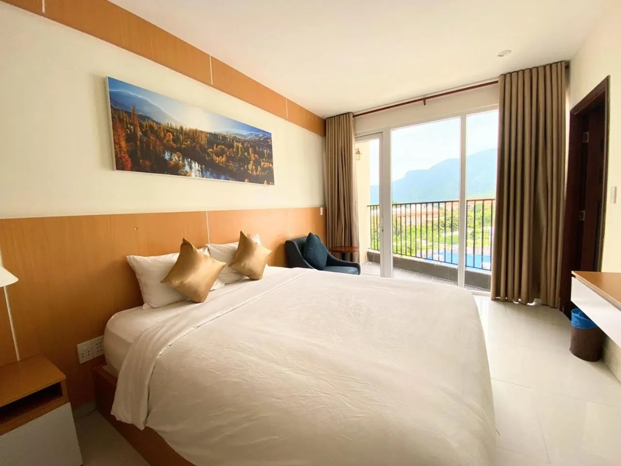 Bedroom, Bed in Conson Hotel