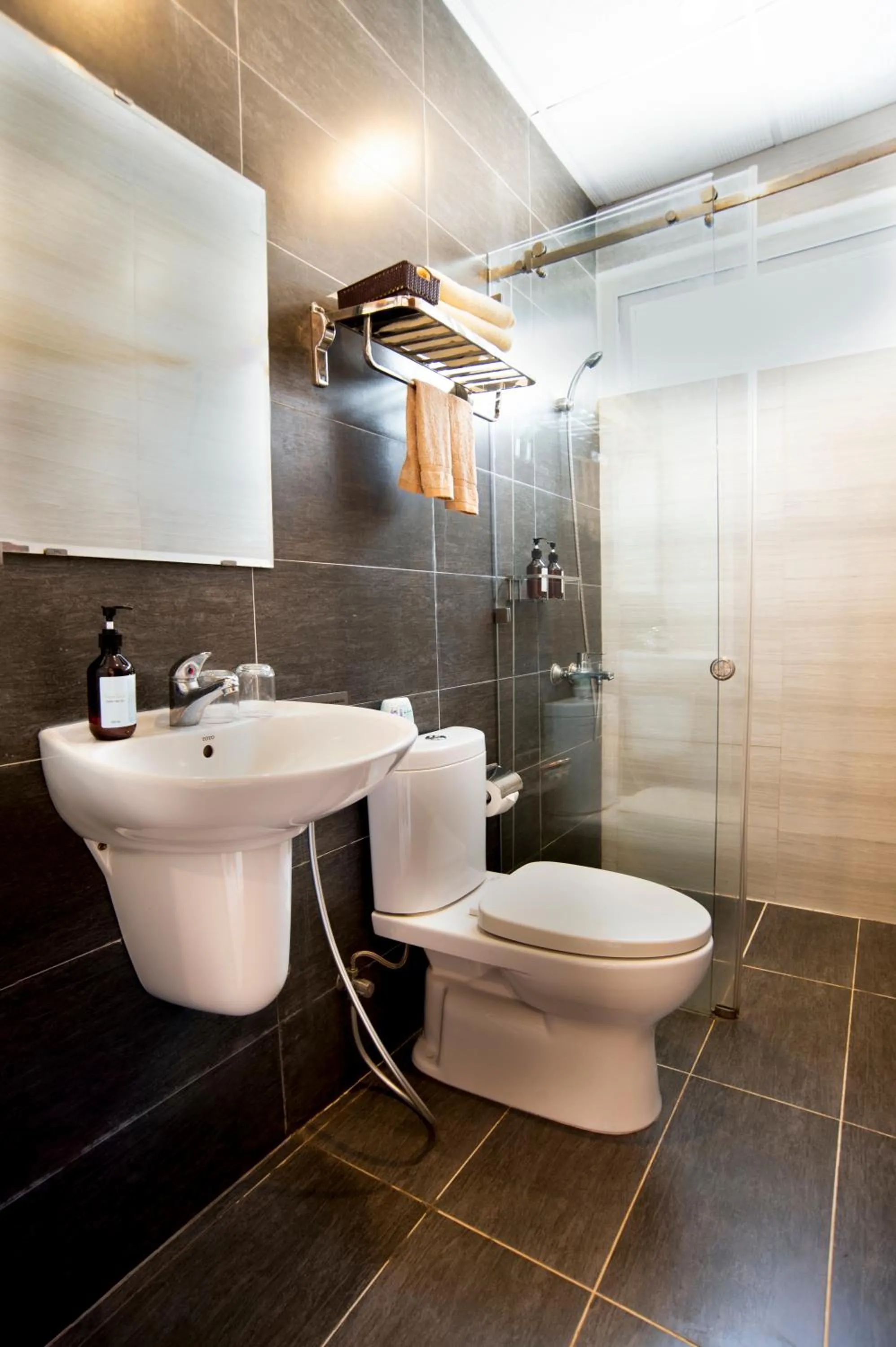 Shower in Conson Hotel