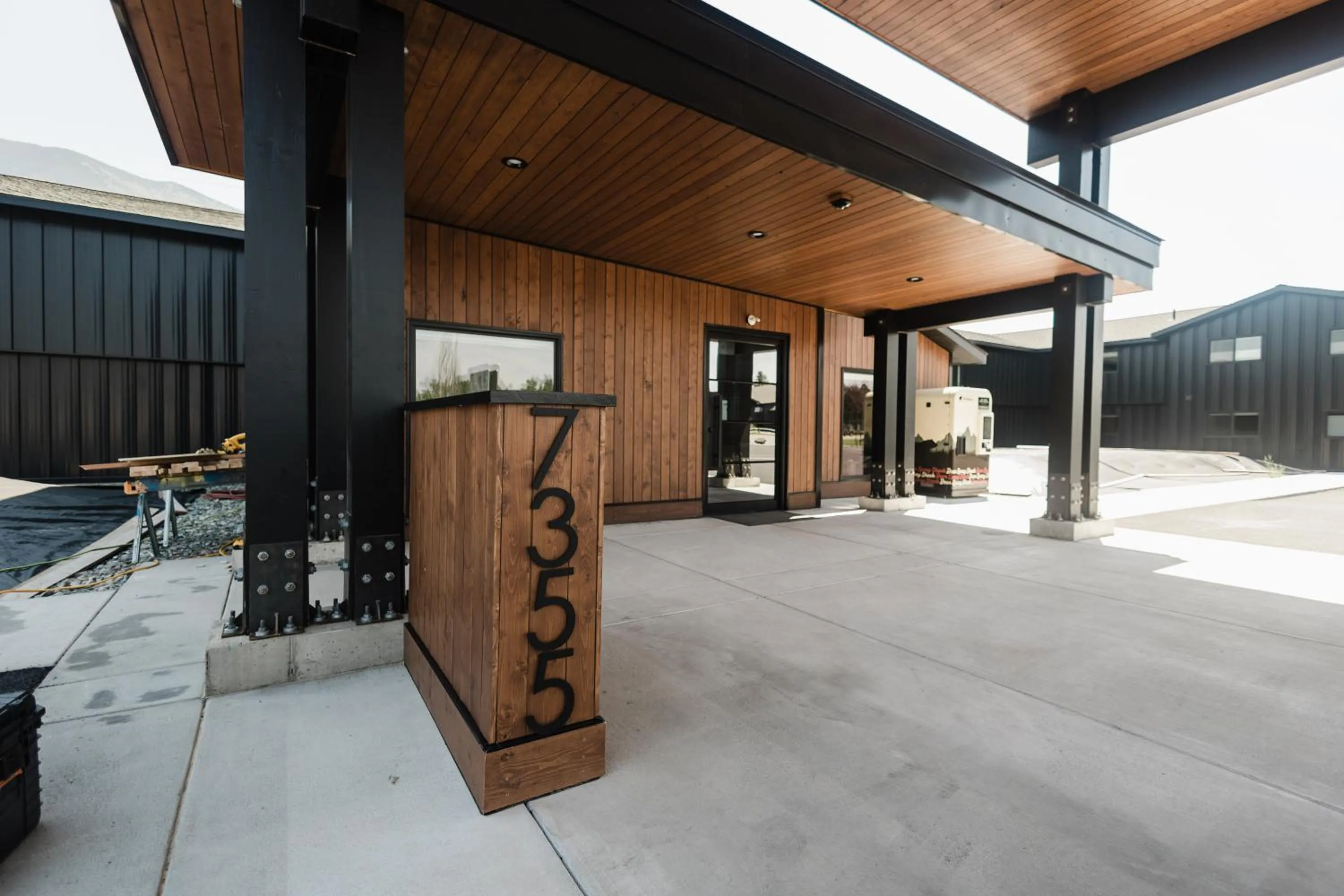 Property building in Wonderstone at Glacier