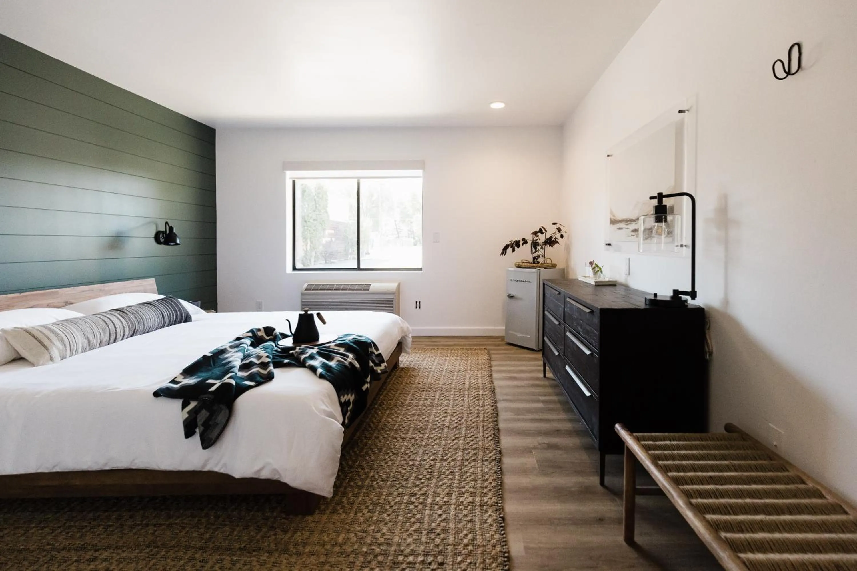 Photo of the whole room, Bed in Wonderstone at Glacier