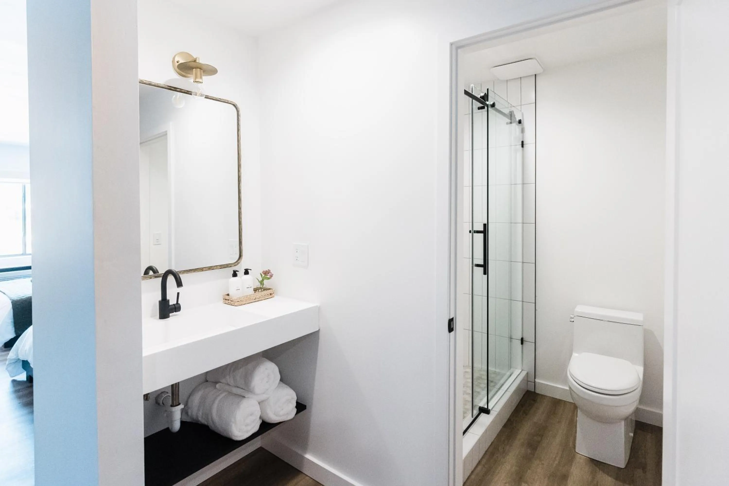 Shower in Wonderstone at Glacier