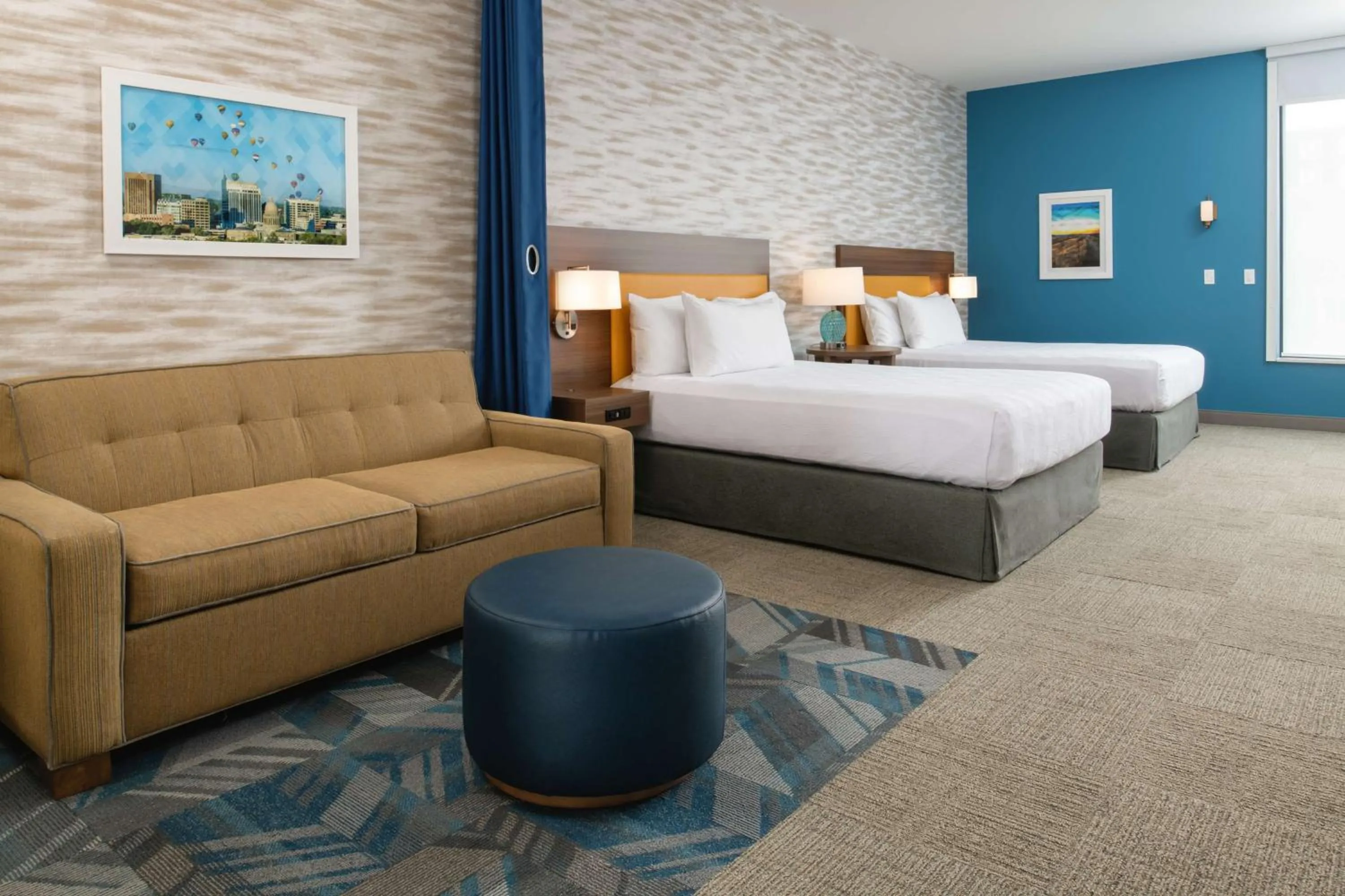 Living room, Bed in Home2 Suites By Hilton Boise Downtown