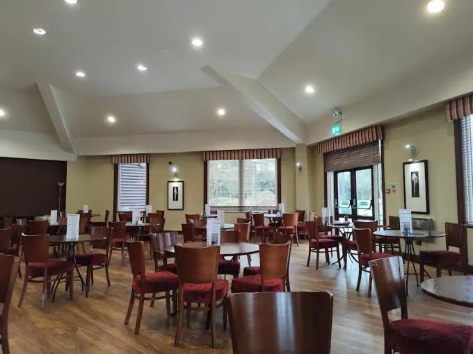 Restaurant/places to eat in Keer Side Lodge, Luxury lodge with private hot tub at Pine Lake Resort