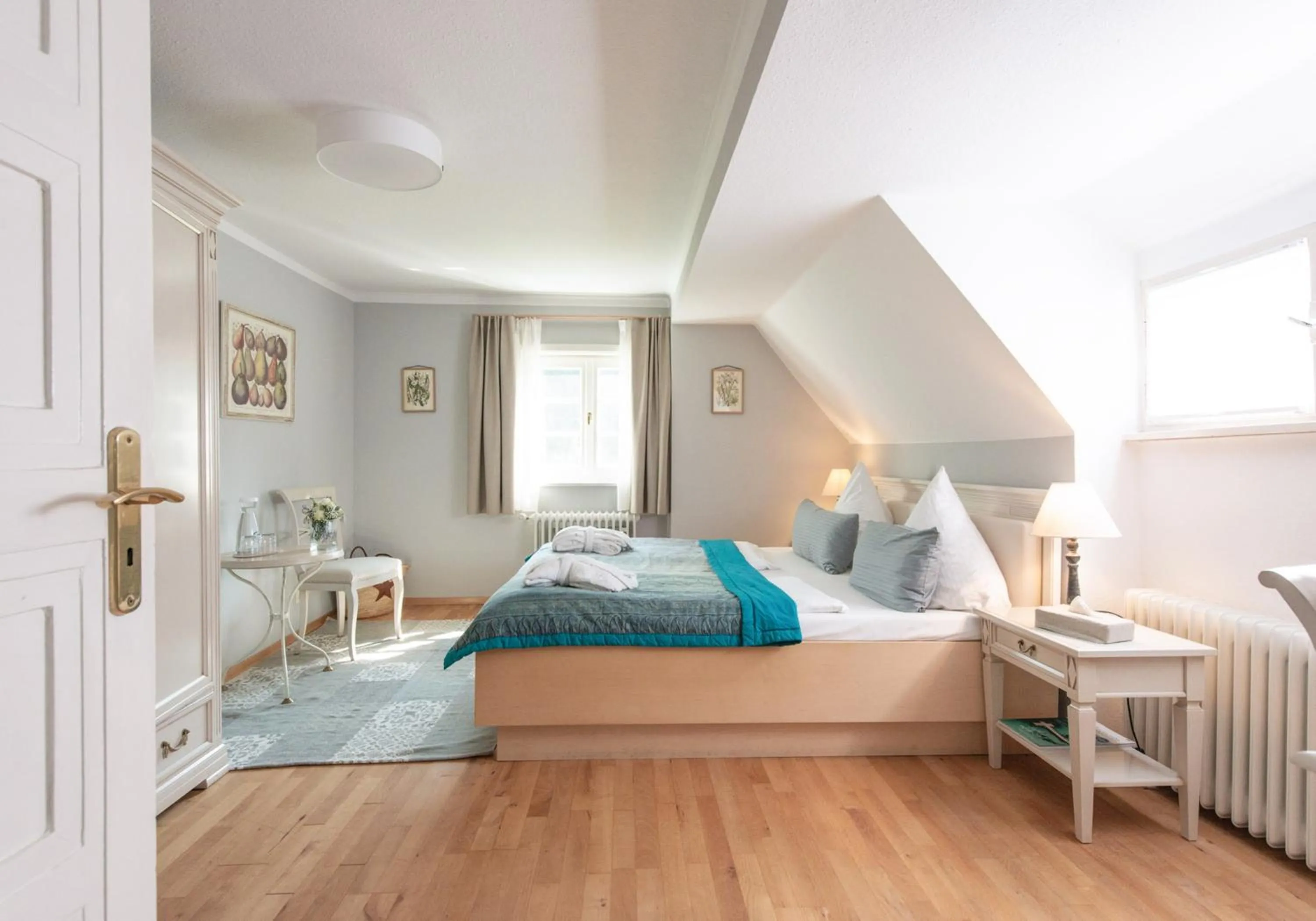 Bed in Biohotel Schlossgut Oberambach