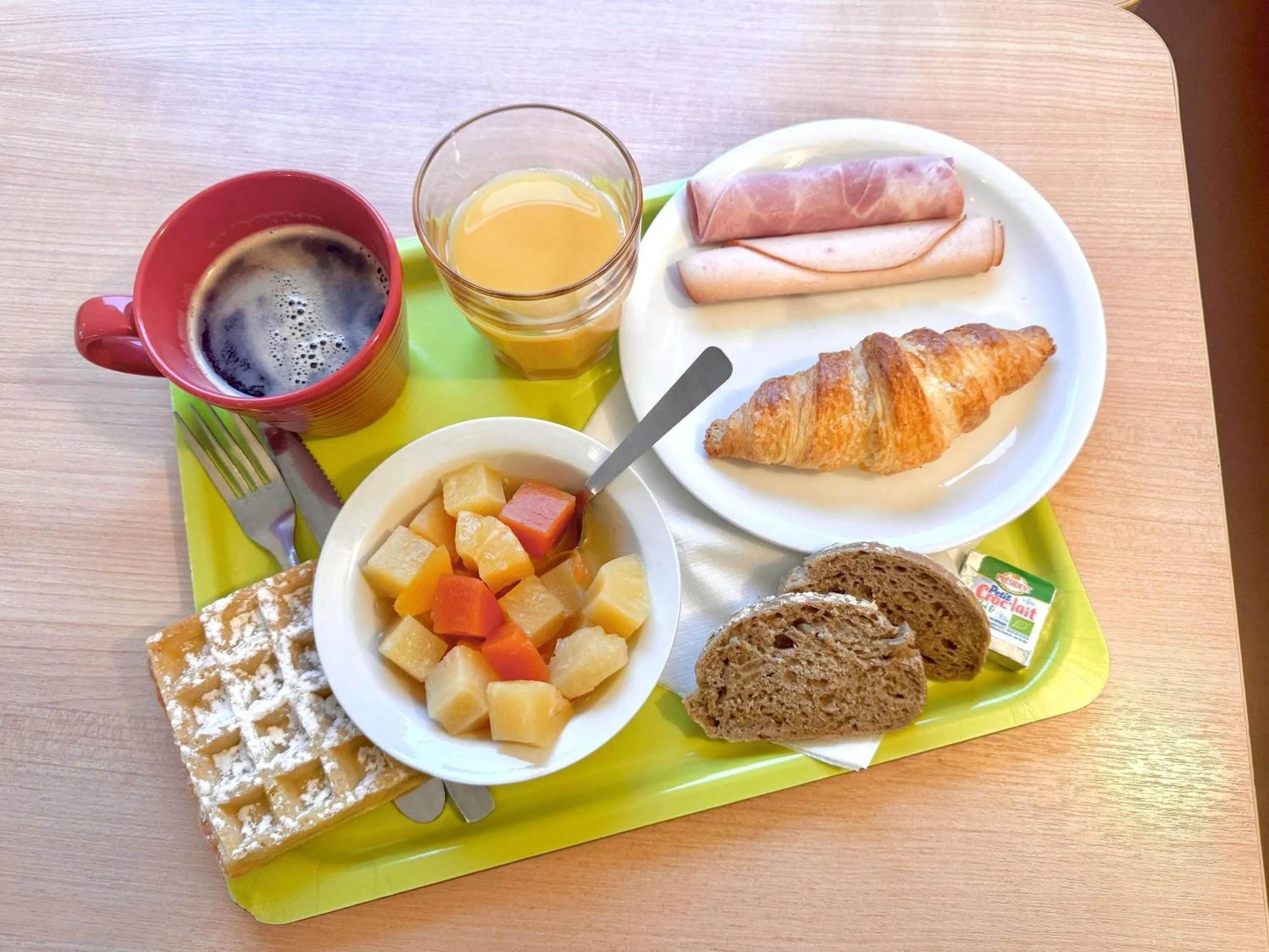 Breakfast in Hotel Ibis Budget Cosne Sur Loire