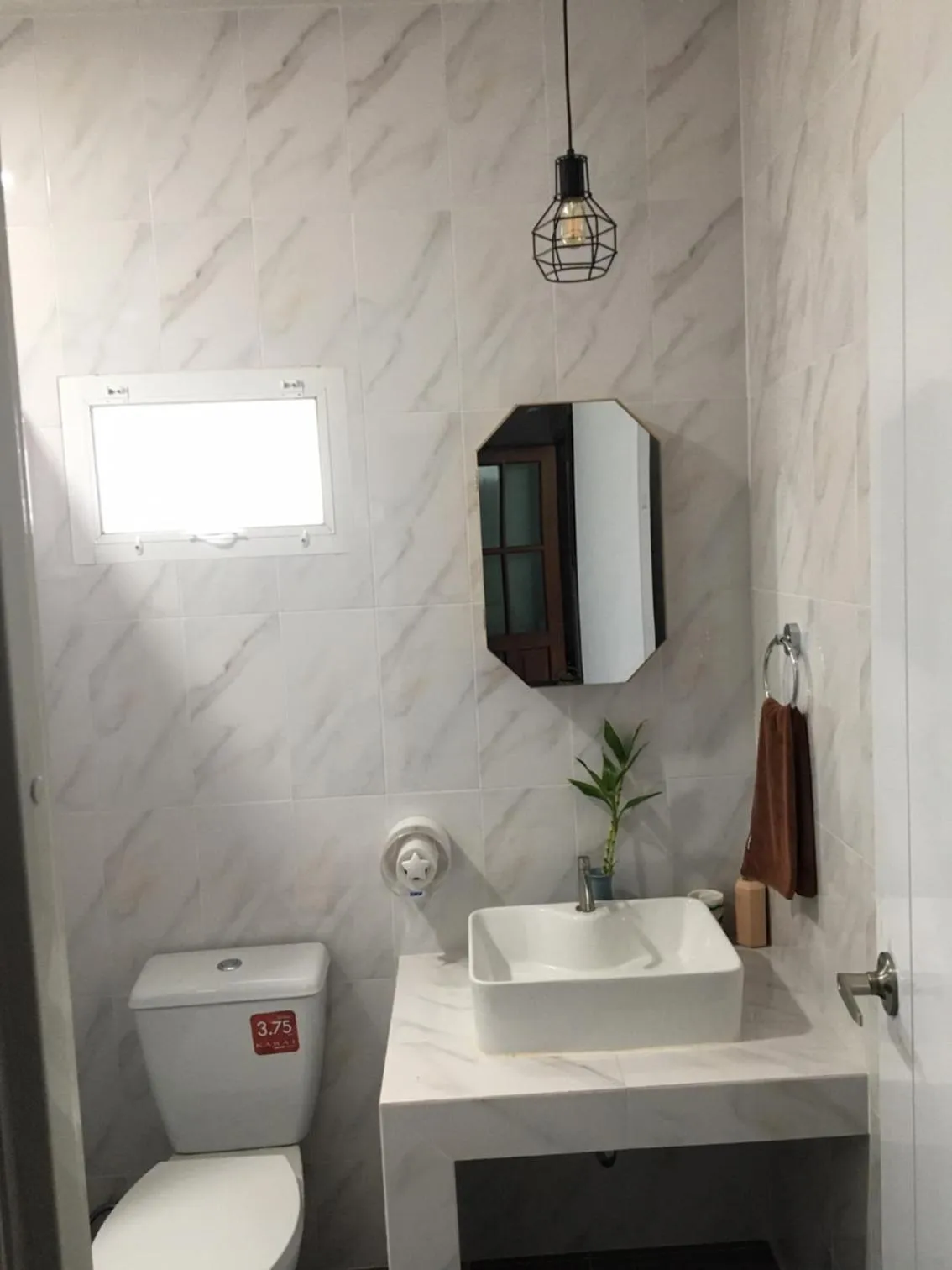 Toilet in Banya BnB ที่พักบ้านย่าบีแอนด์บี เมืองประจวบฯ