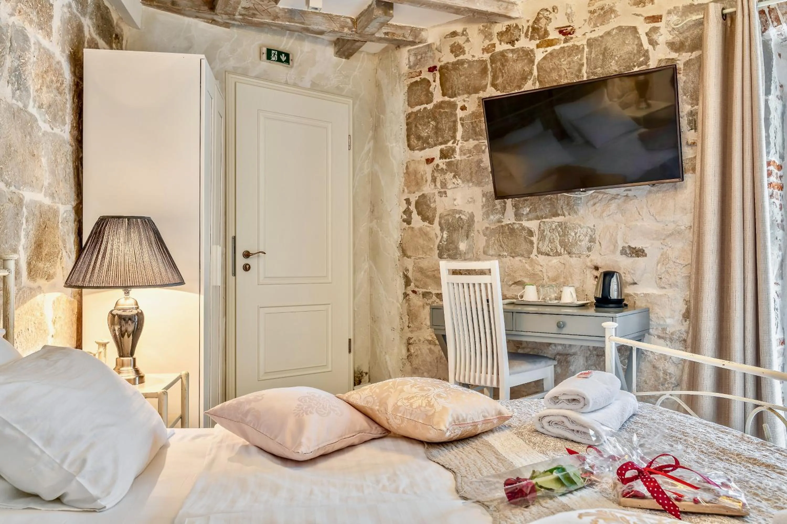 Bed in Historic Plaza Varos Split