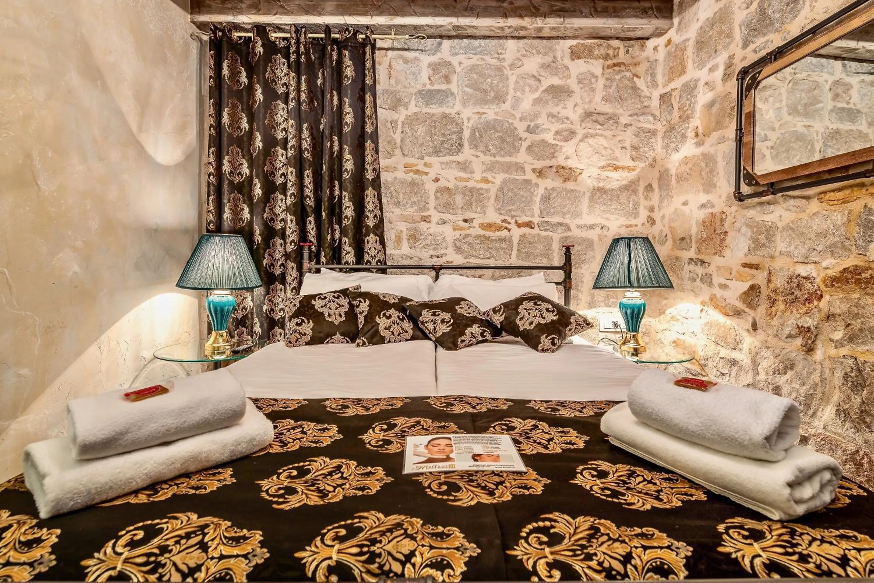 Bed in Historic Plaza Varos Split