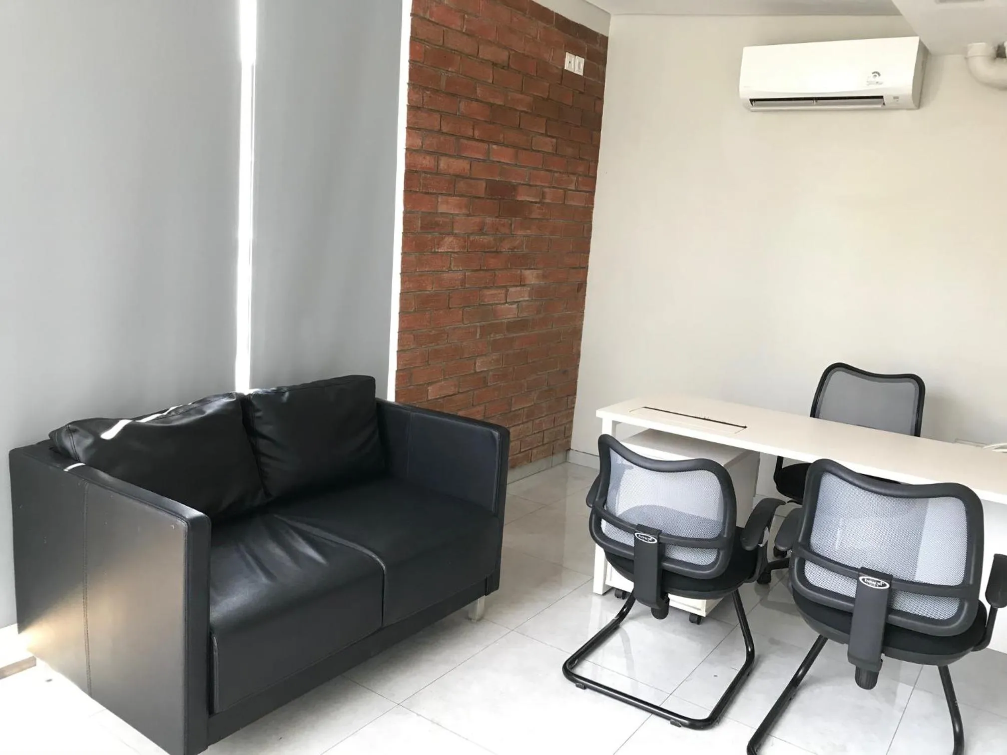 Lobby or reception in LeGreen Suite Semanggi