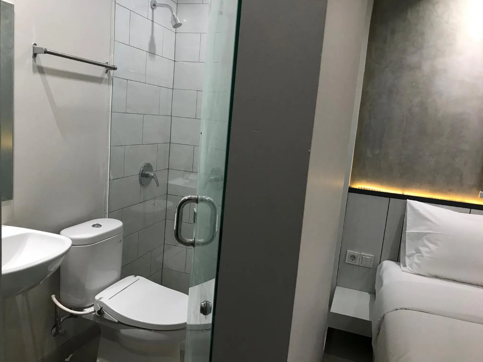 LeGreen Suite Semanggi