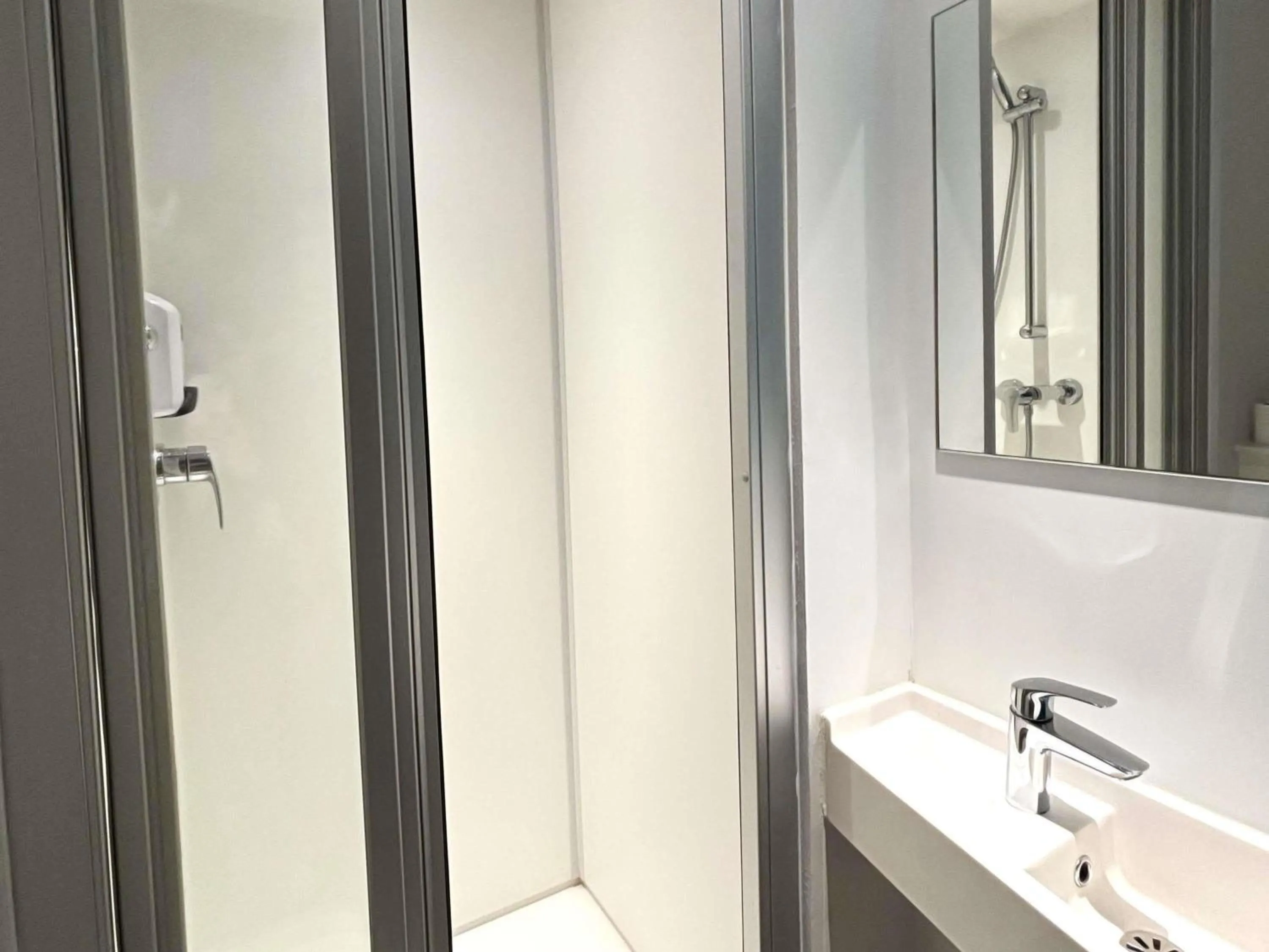 Bedroom in hotelF1 Lorient