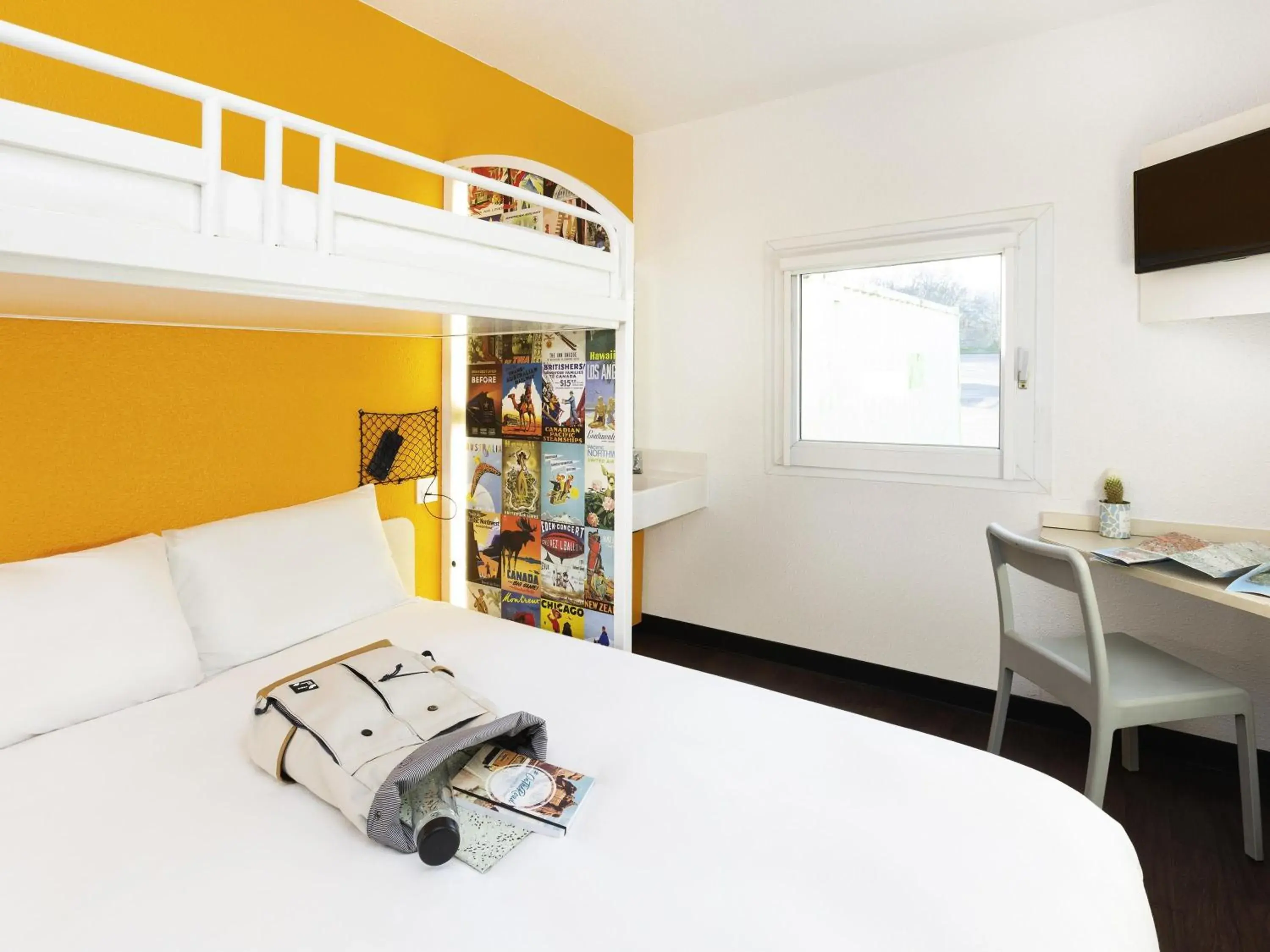 Triple Room with Shared Bathroom in hotelF1 Lorient Triple Room with Shared Bathroom in hotelF1 Lorient