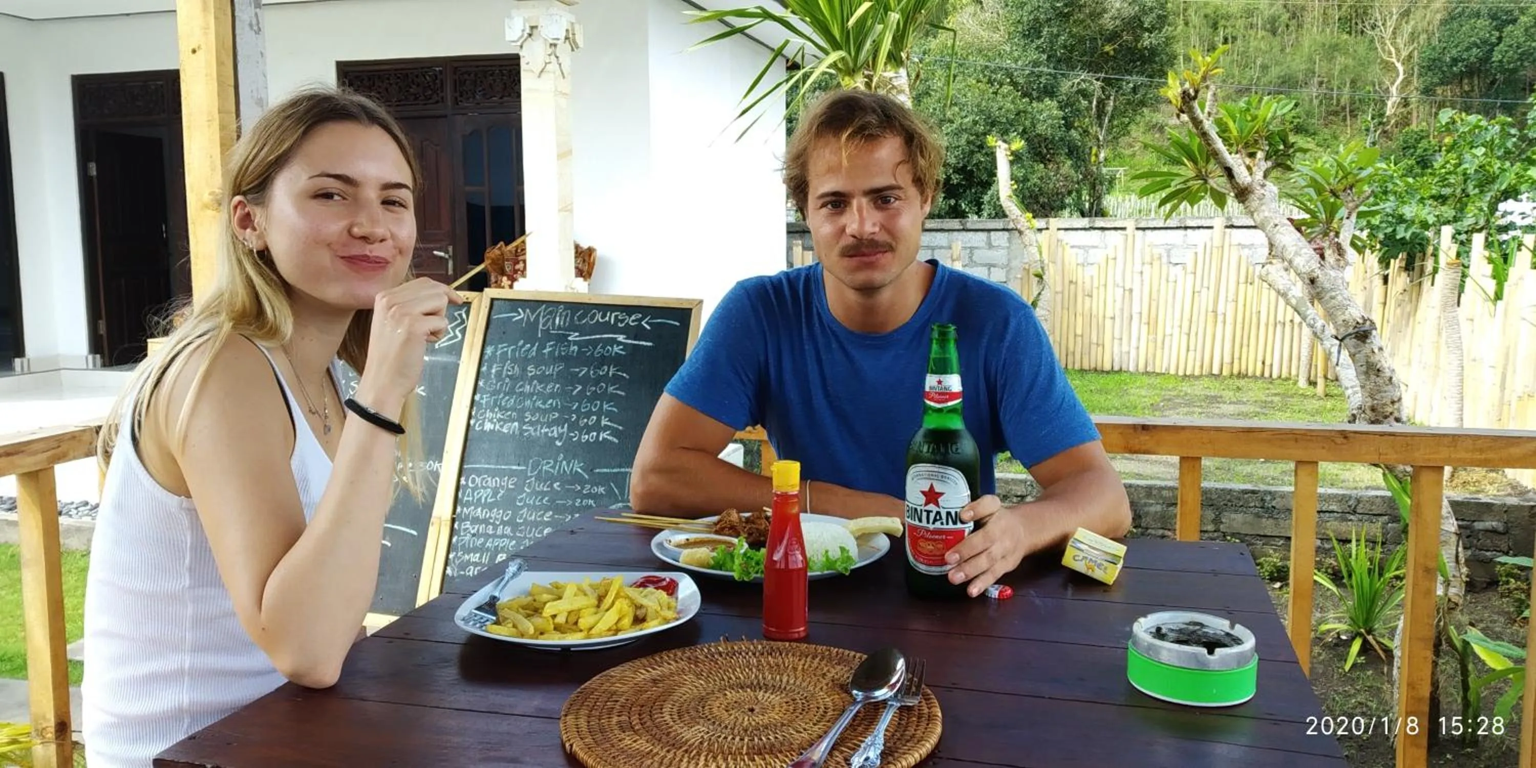 Restaurant/places to eat in Batur Homestay and Lodge