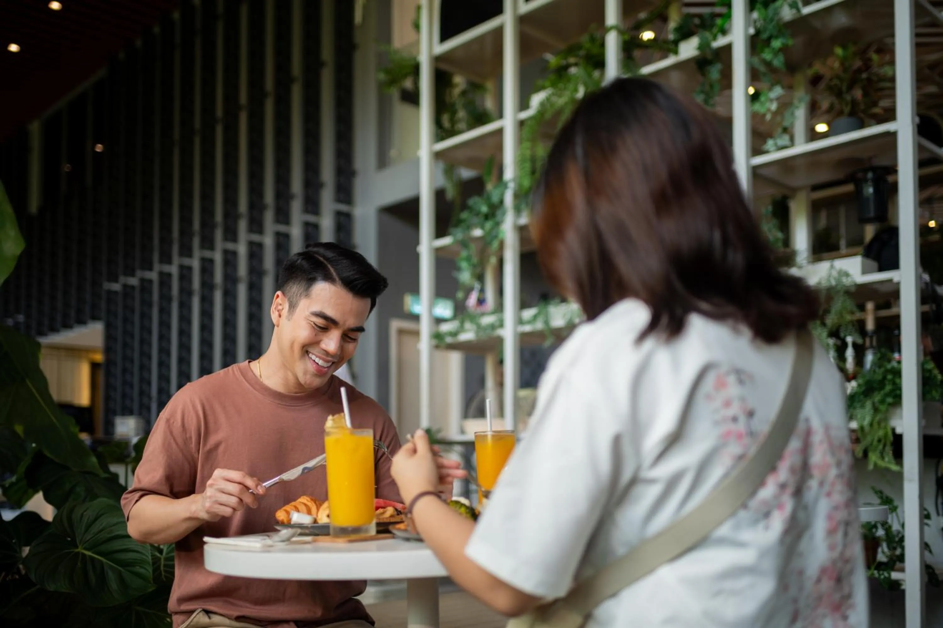 Restaurant/places to eat in Ceylonz Suites KLCC Rooftop Infinity Pool KL Tower View