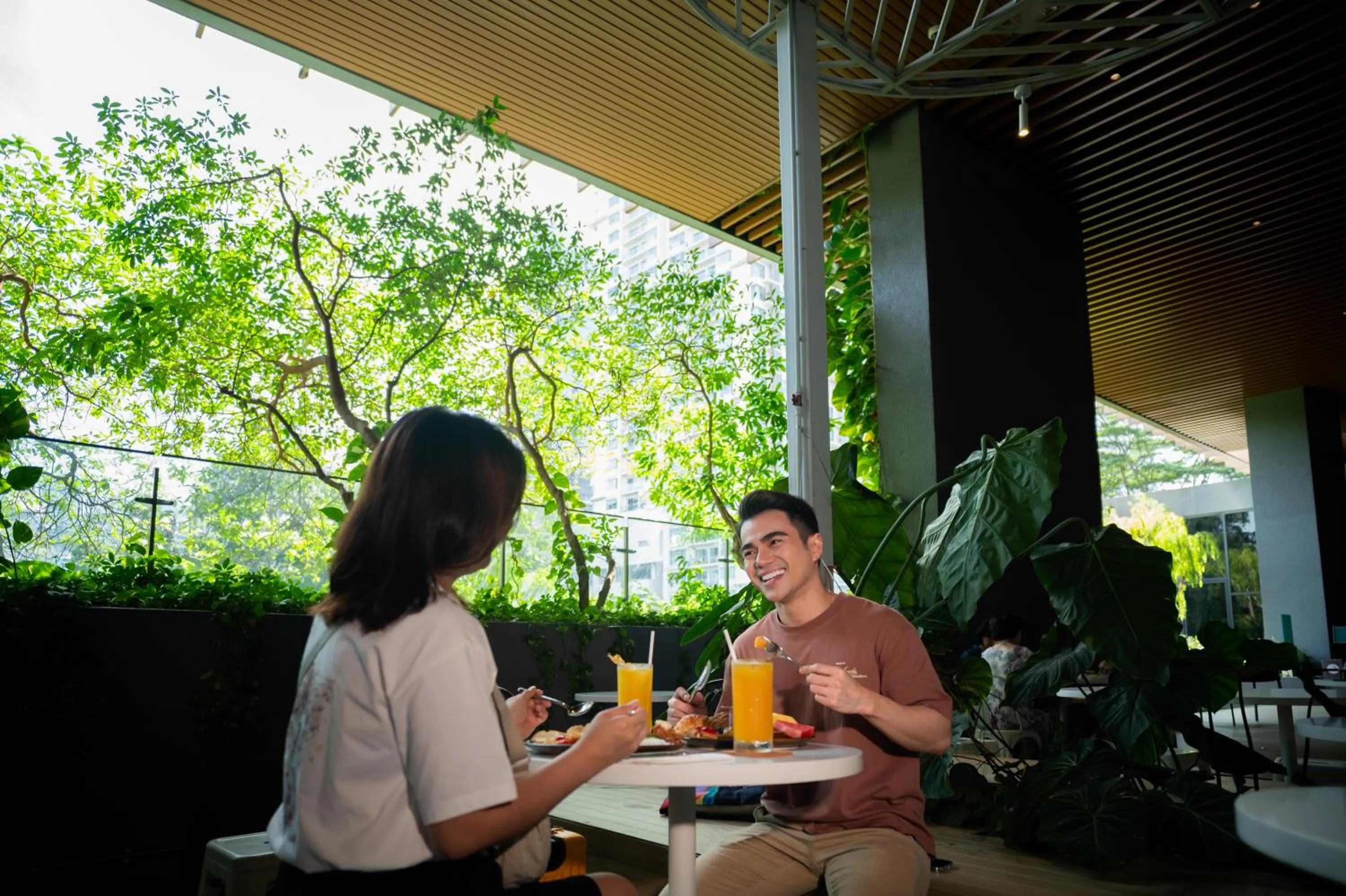 Restaurant/places to eat in Ceylonz Suites KLCC Rooftop Infinity Pool KL Tower View