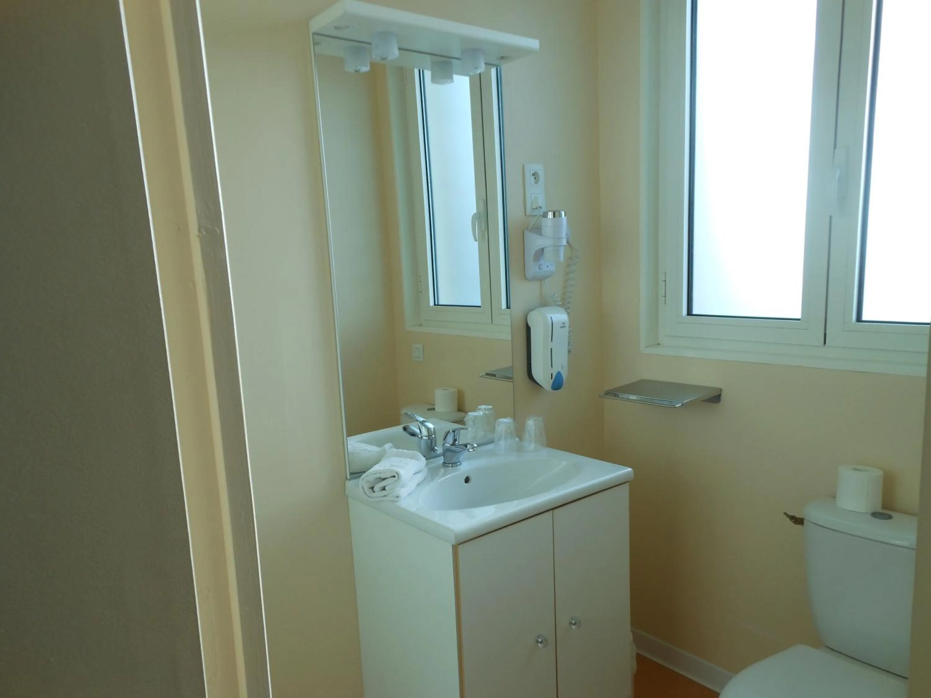 Shower in Hotel du Parc