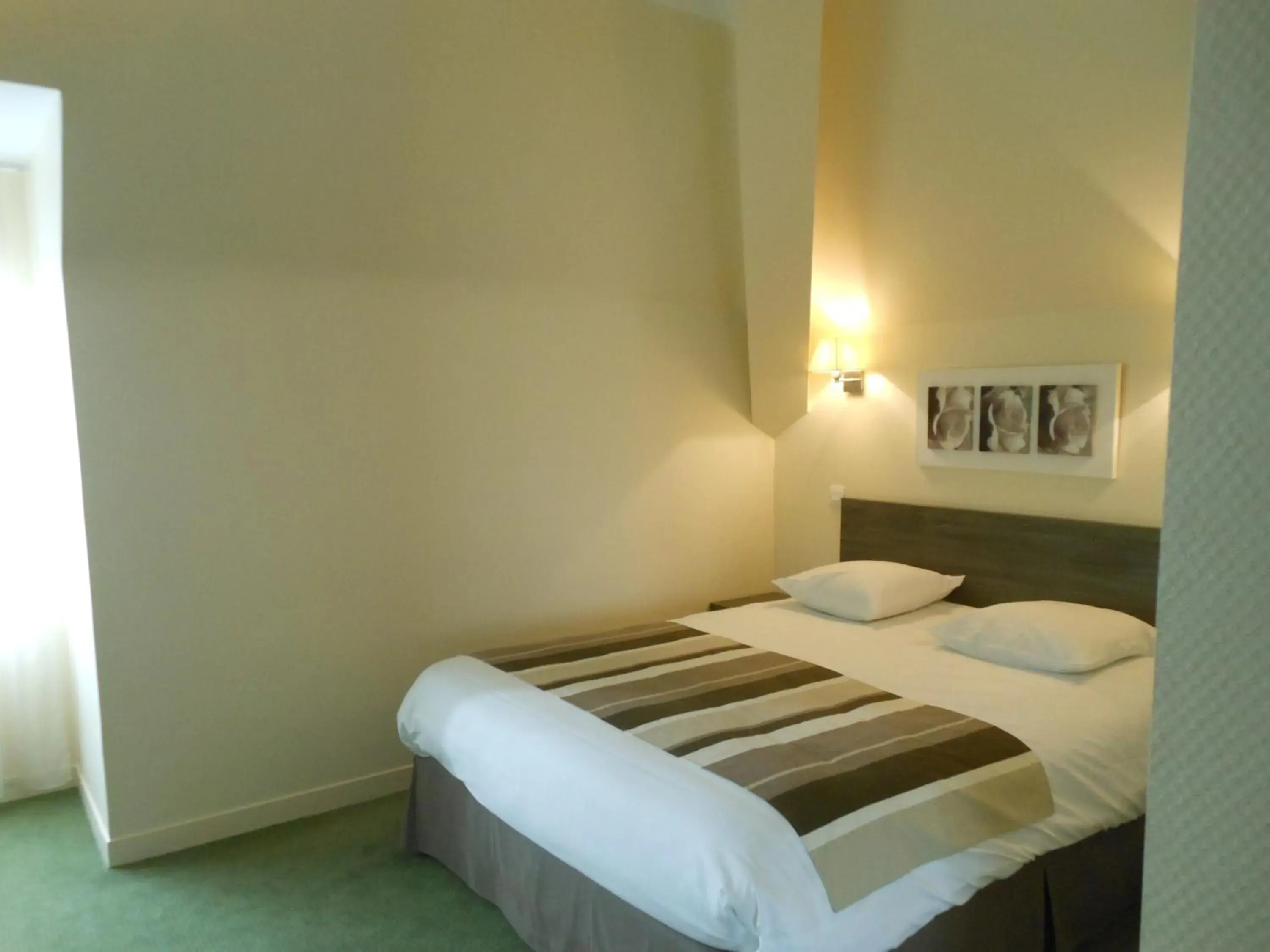 Double Room - single occupancy in Hotel du Parc Double Room - single occupancy in Hotel du Parc